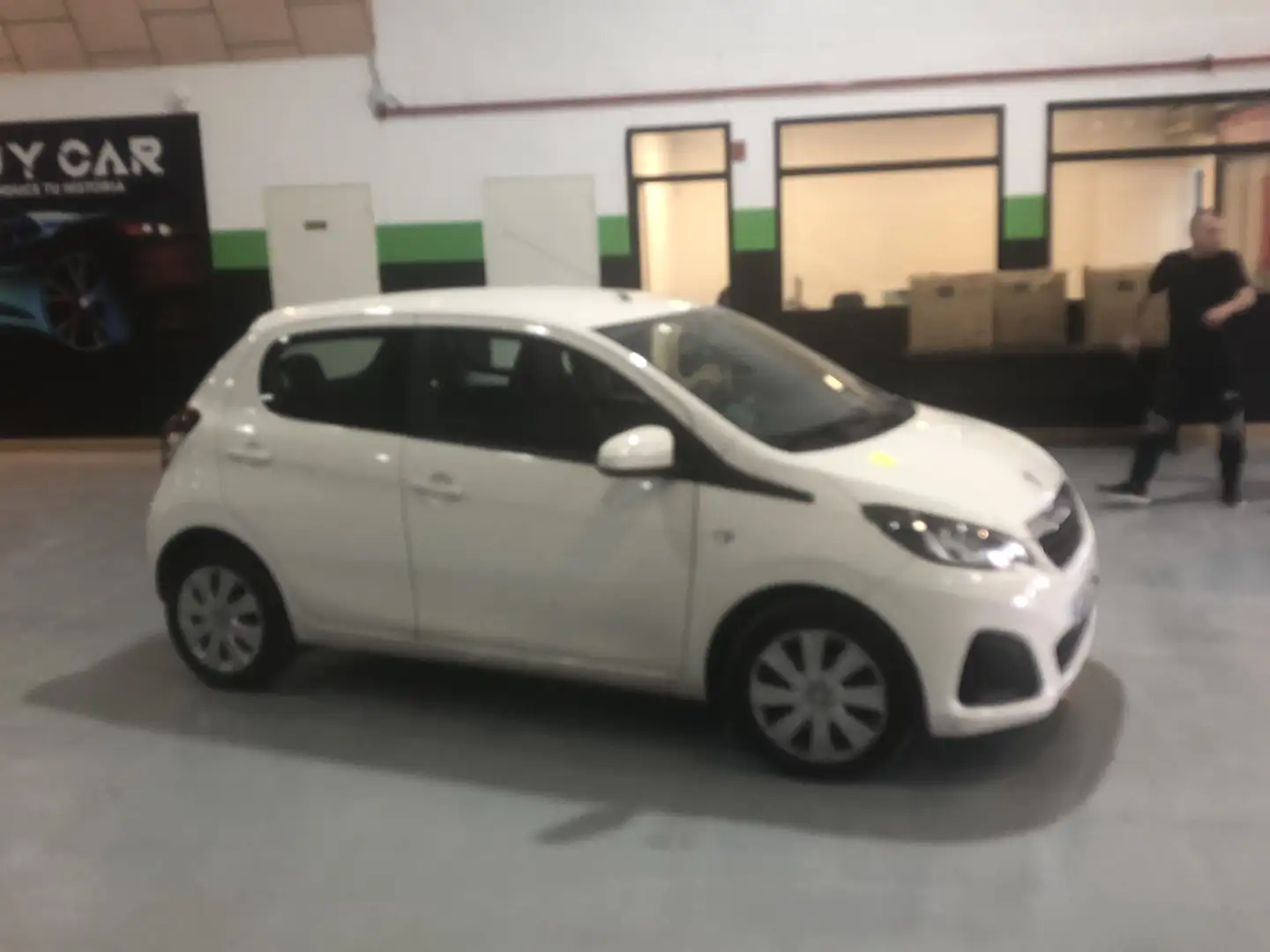 Peugeot 108 1.2 PureTech Active Blanc - 2