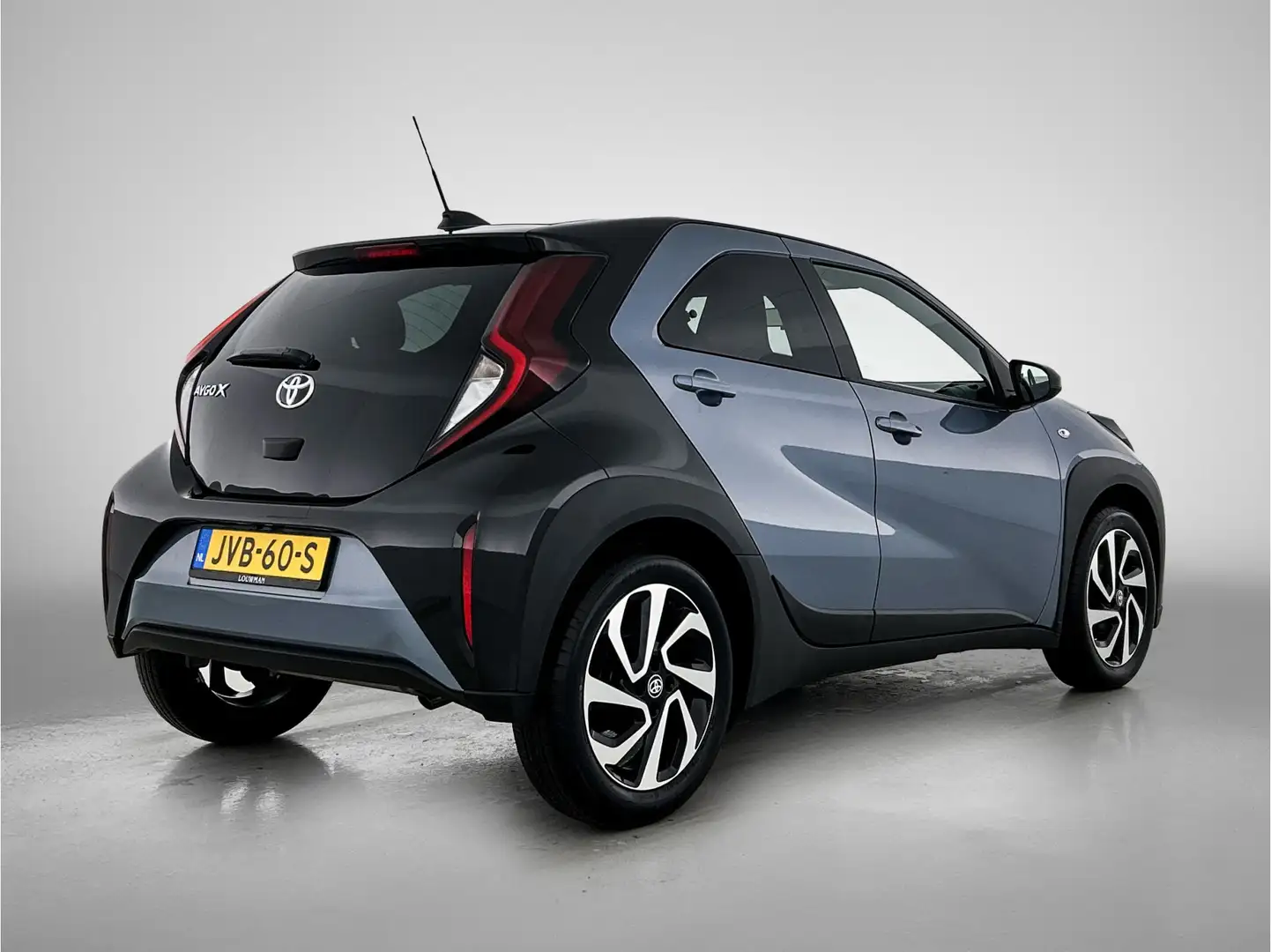 Toyota Aygo X 1.0 VVT-i MT Pulse | Stoelverwarming | Lichtmetale Gris - 2