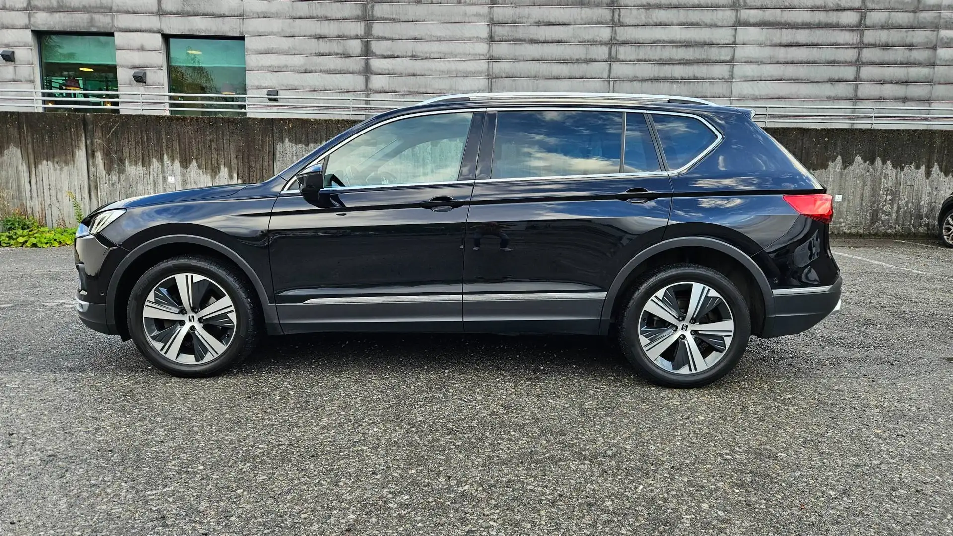 SEAT Tarraco Xcellence 1,5 TSi DSG, Garantie + 7 SITZER+ 1.Hand Schwarz - 2
