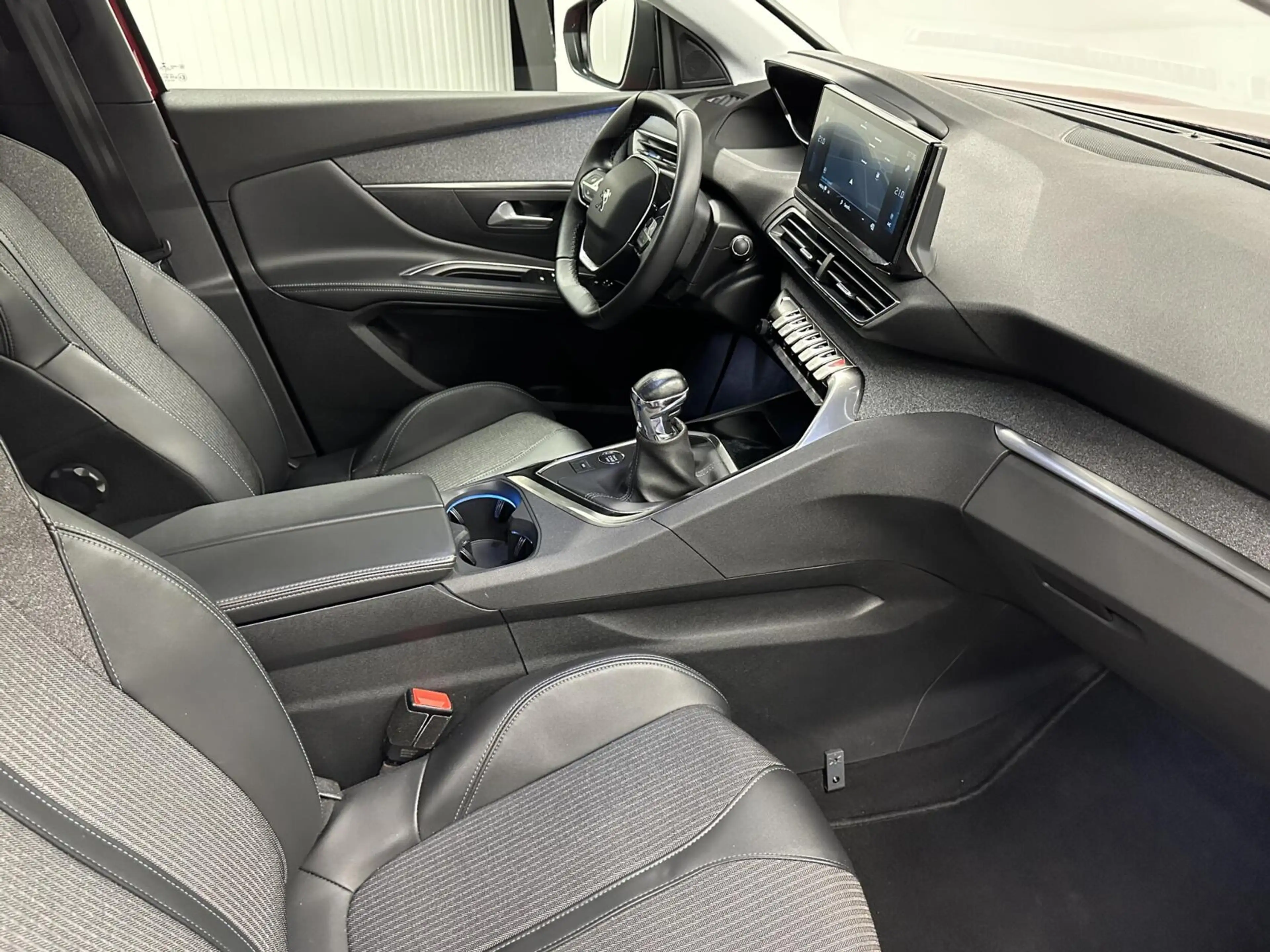 Peugeot 5008 1.2 PureTech Blue Lease Allure CAMERA LM ECC ADAPT — photo 12