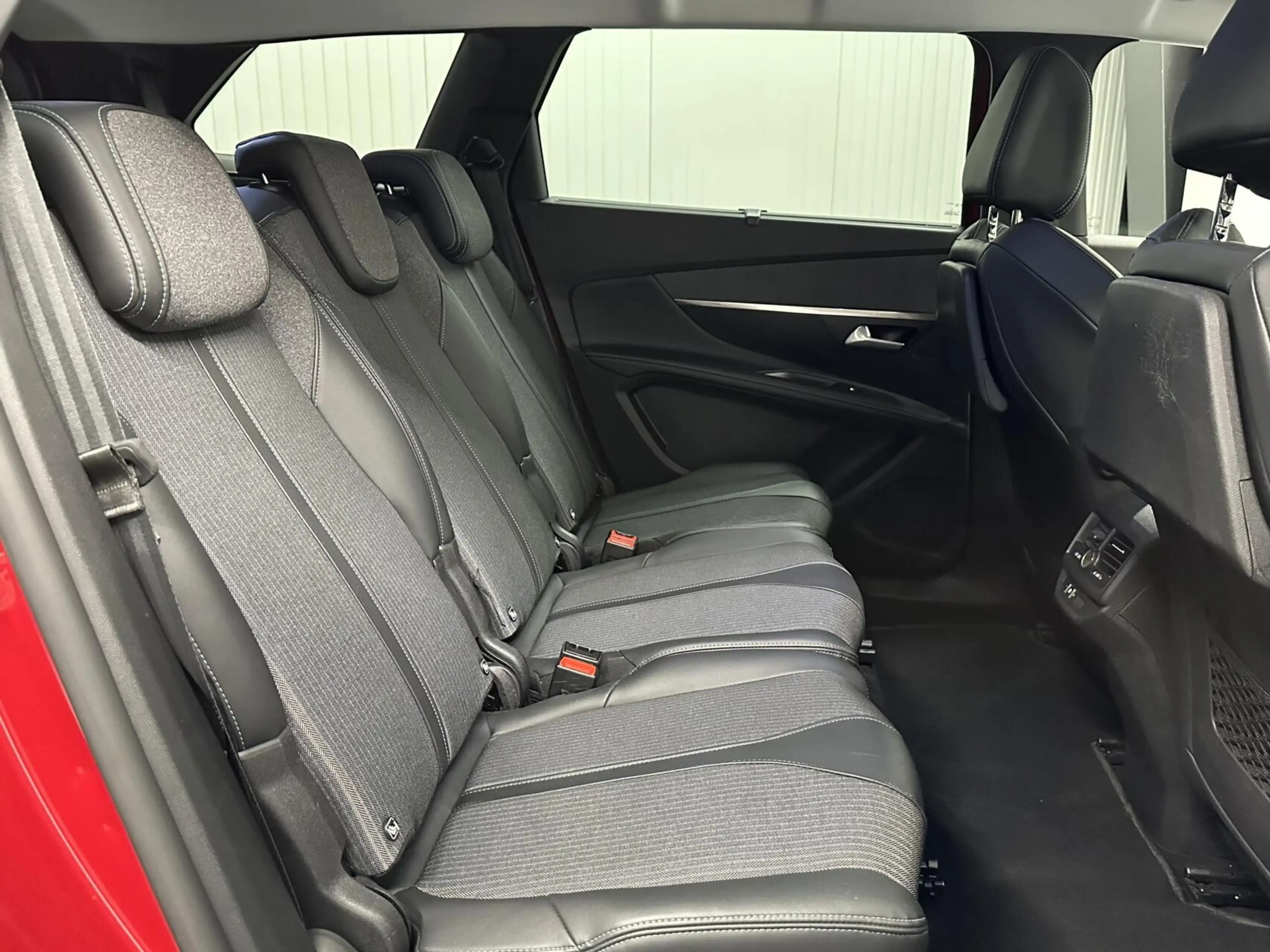 Peugeot 5008 1.2 PureTech Blue Lease Allure CAMERA LM ECC ADAPT — photo 14