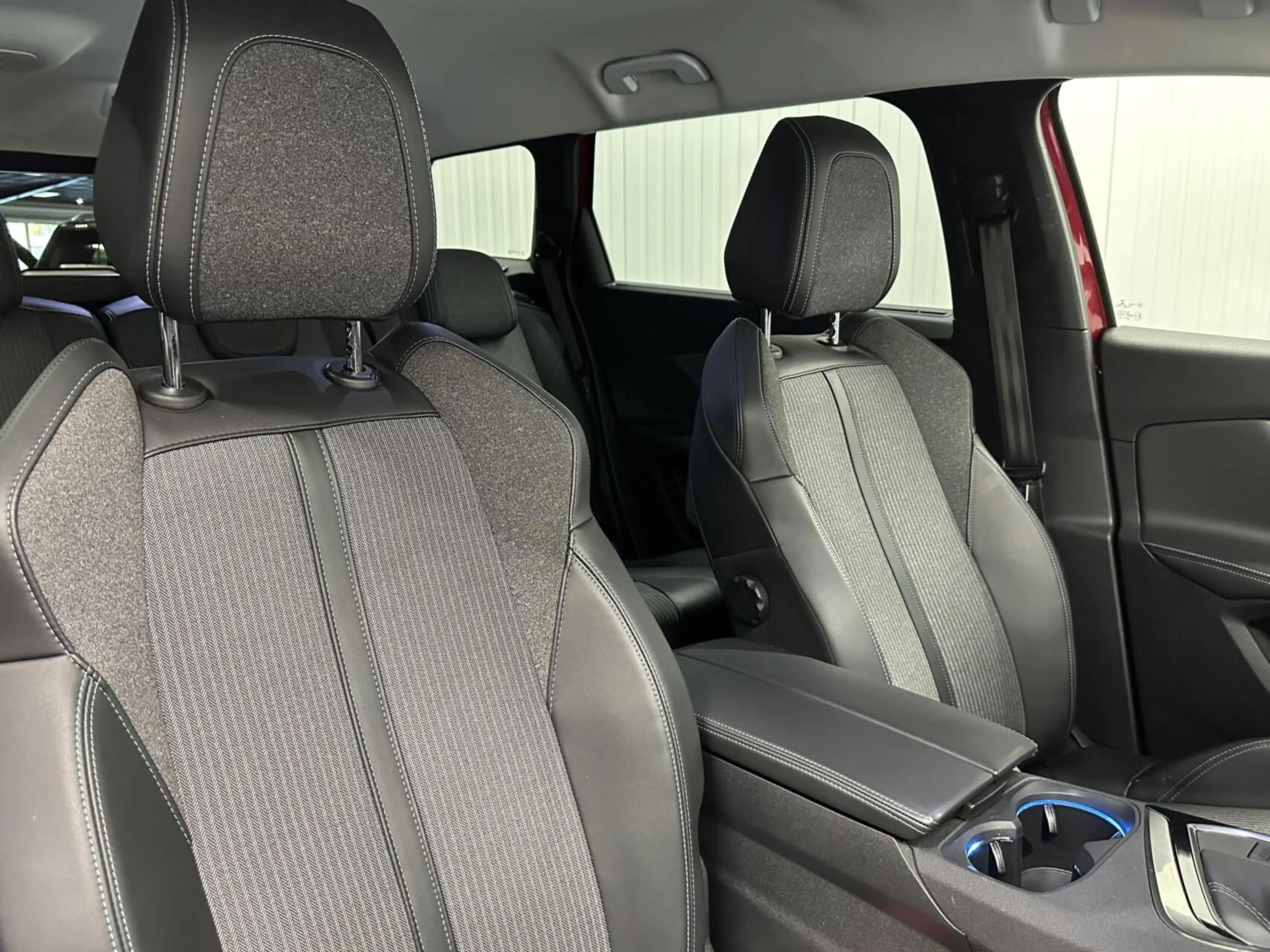 Peugeot 5008 1.2 PureTech Blue Lease Allure CAMERA LM ECC ADAPT — photo 13