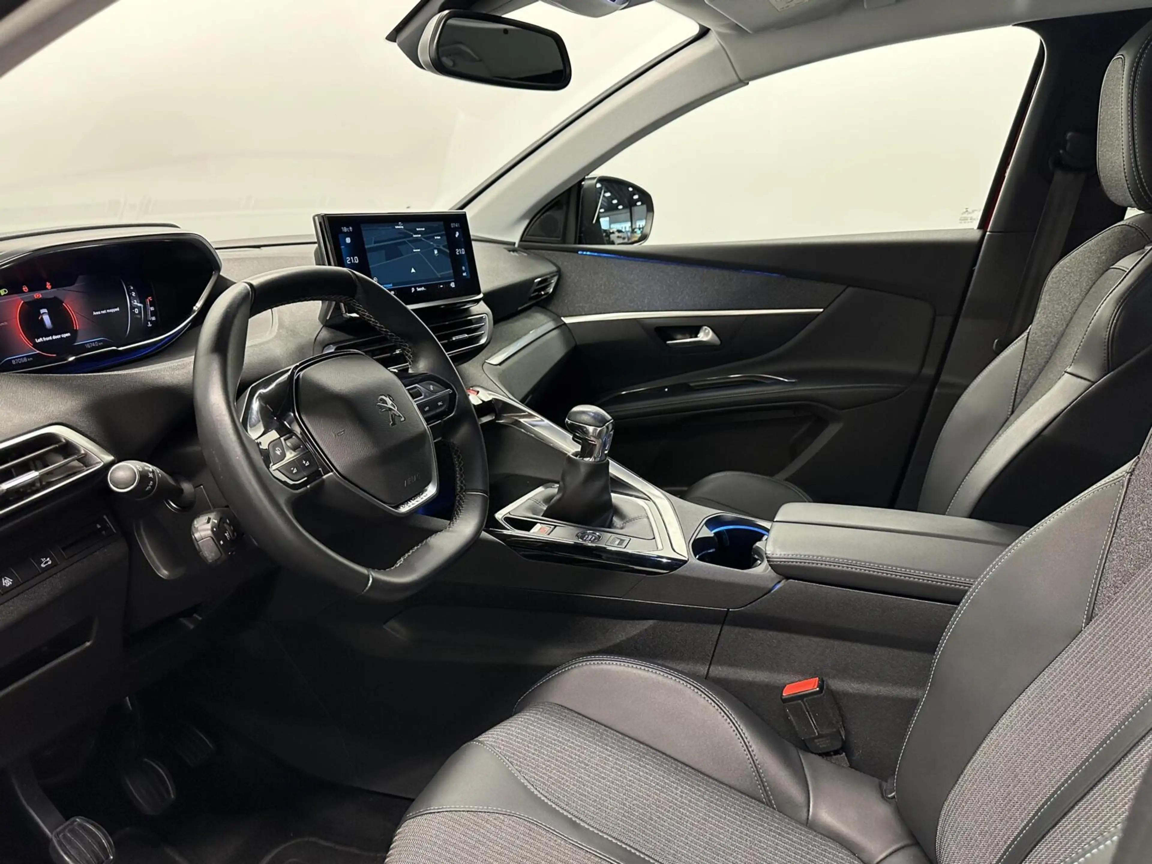 Peugeot 5008 1.2 PureTech Blue Lease Allure CAMERA LM ECC ADAPT — photo 15