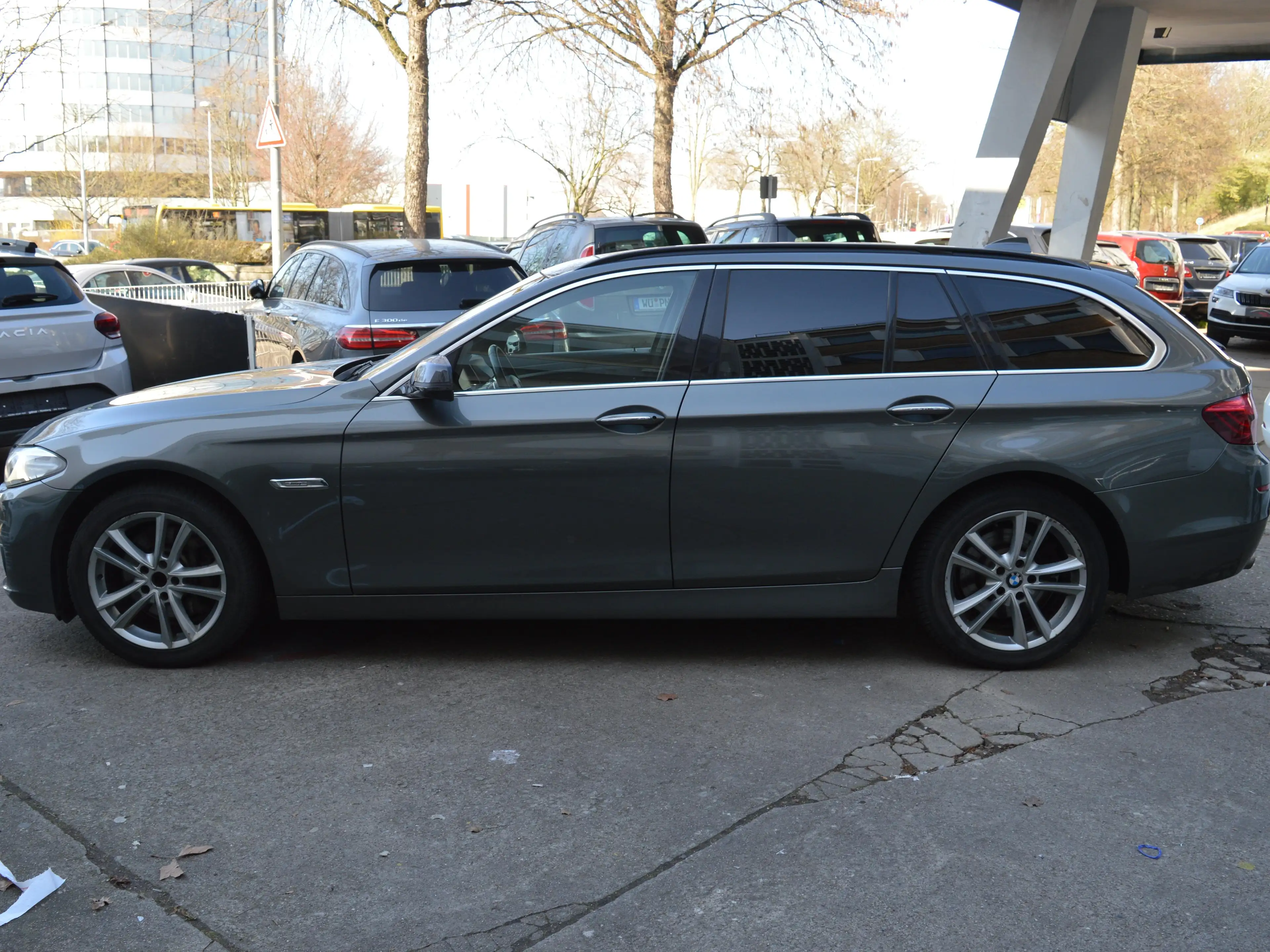 BMW 525 5er 525d xDrive Touring Sport-Aut. Luxury Line — photo 3