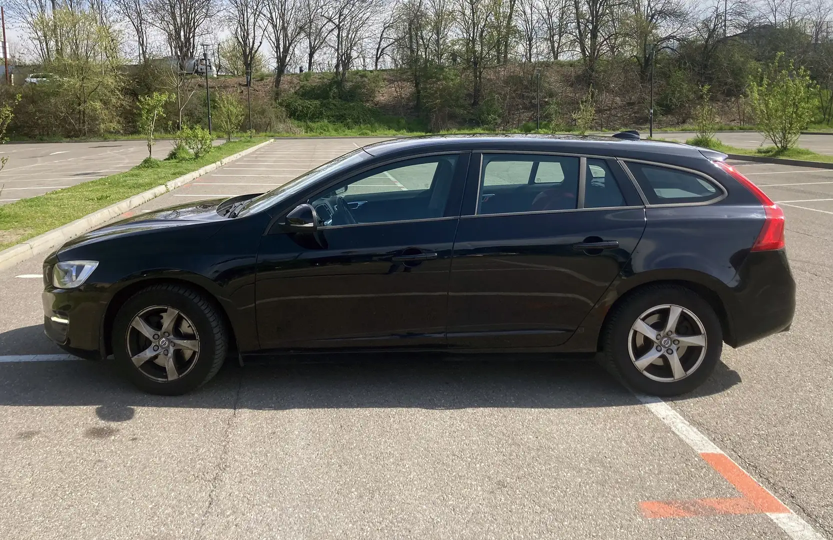 Volvo V60 V60 4X4 - 2.4 - D4 AWD geartronic Negro - 1