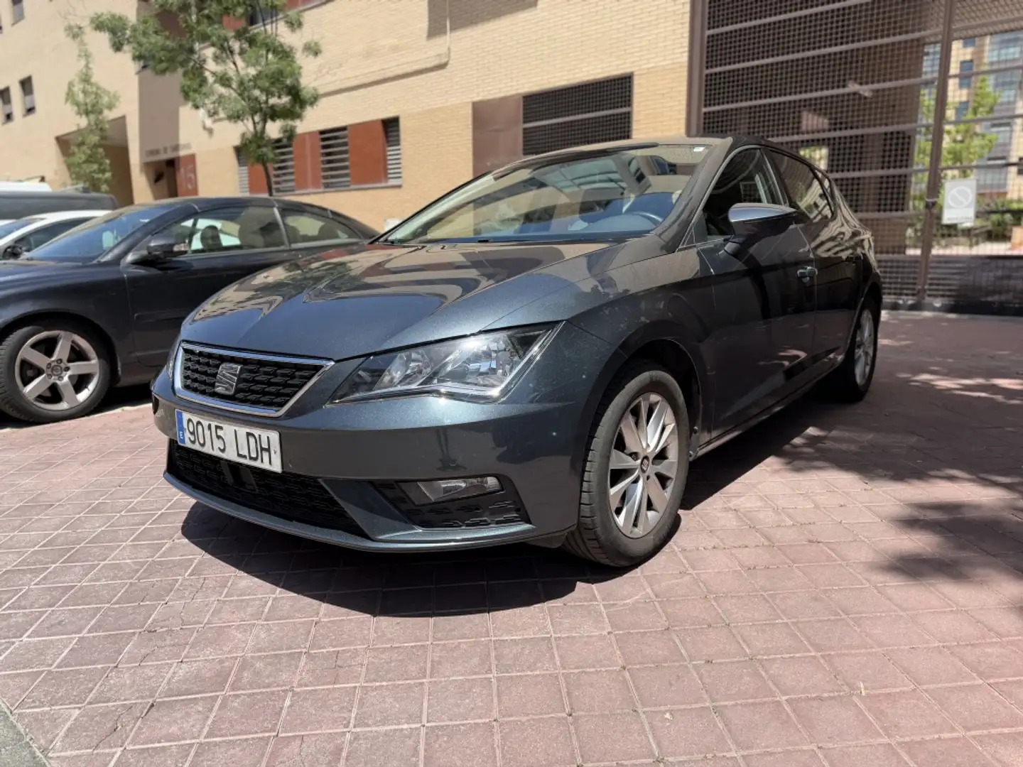 SEAT Leon 1.6TDI CR S&S Style 115 Gris - 1