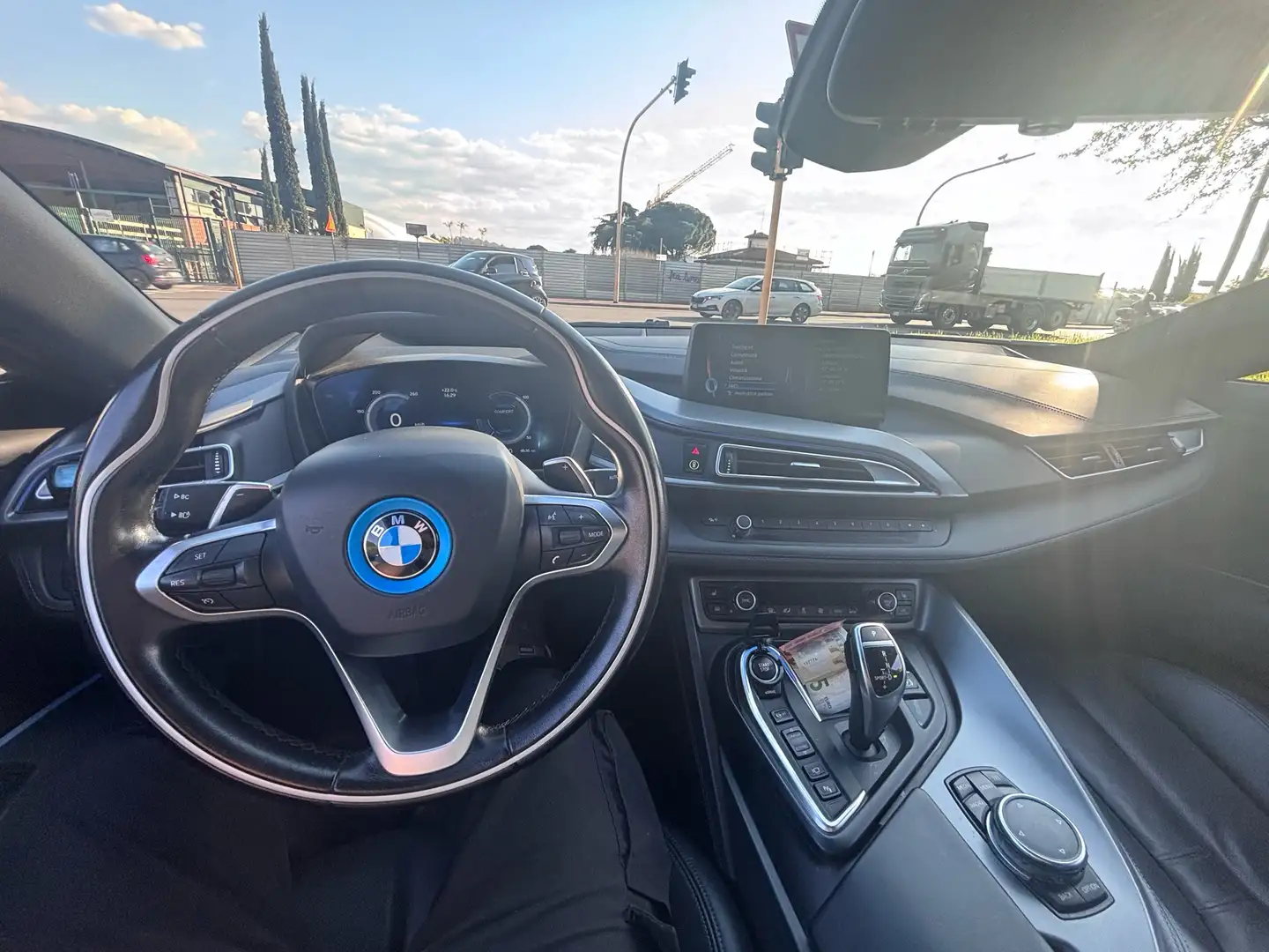 BMW i8 Coupe 1.5 auto - 1