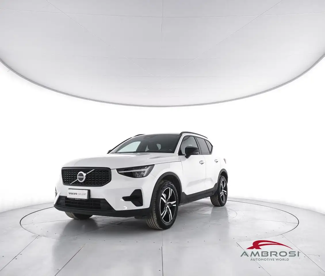 Volvo XC40 2.0 b3 Plus Dark auto - AUTOCARRO N1