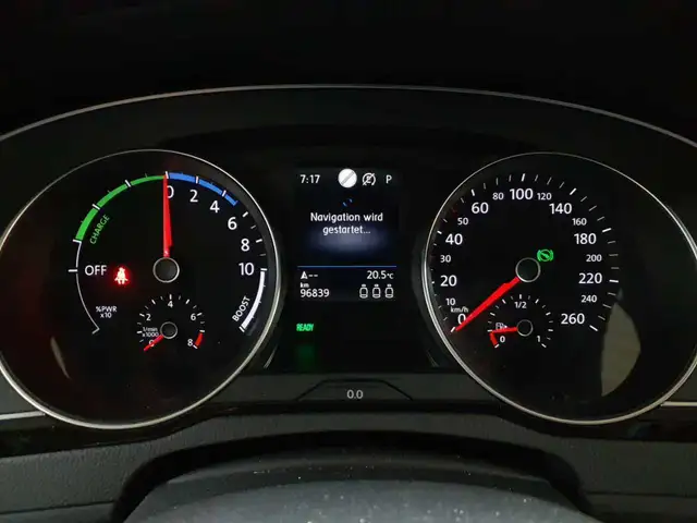 Volkswagen Passat view 11
