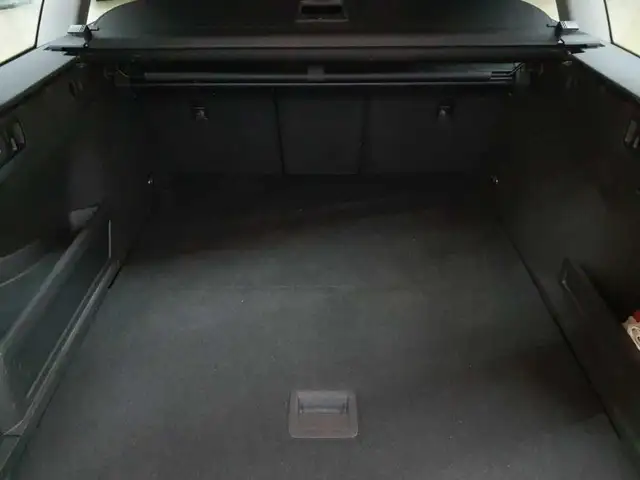 Volkswagen Passat view 15