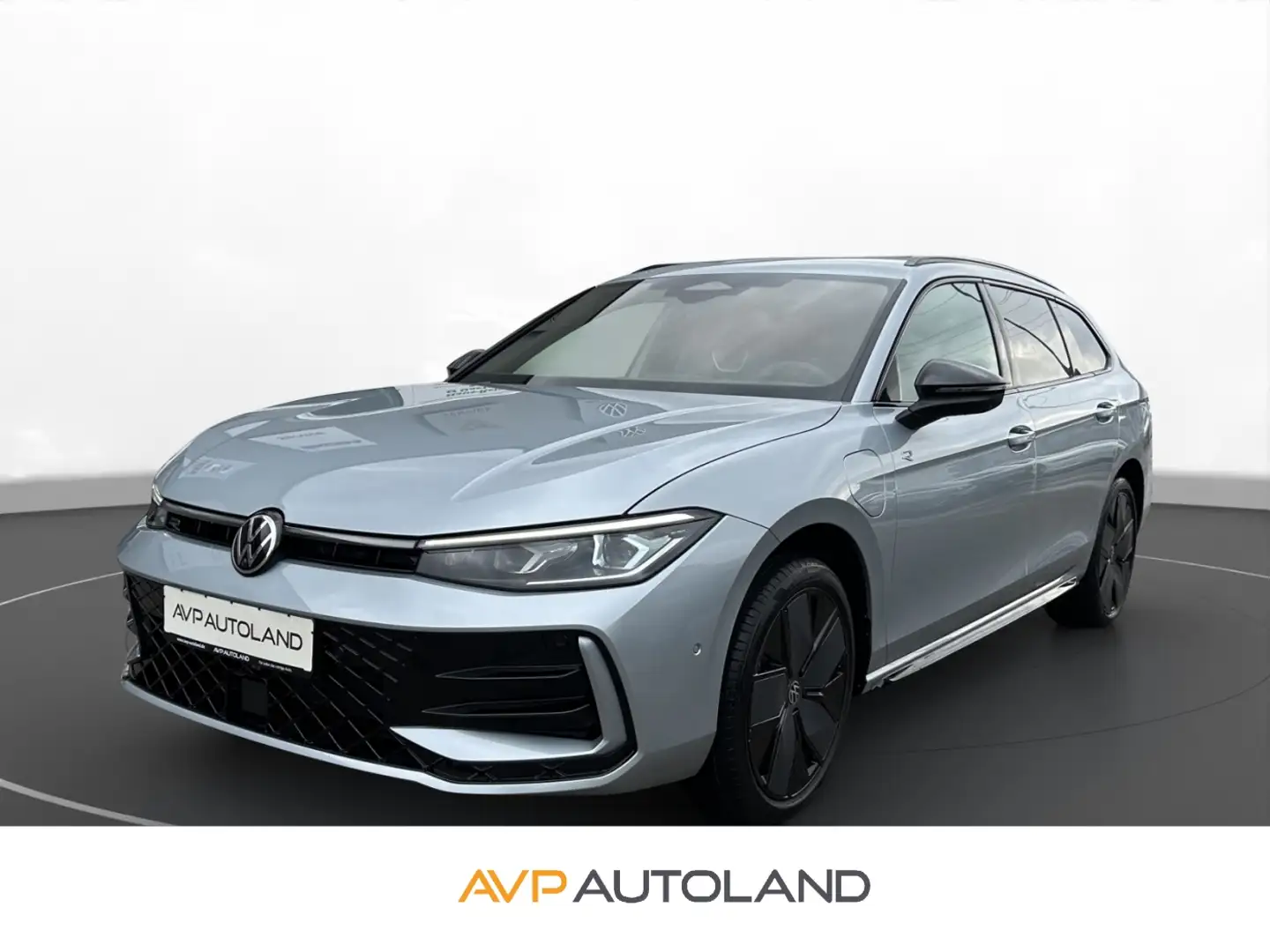 Volkswagen Passat 1.5 TSI DSG eHybrid R-Line BLACK STYLE Srebrny - 1