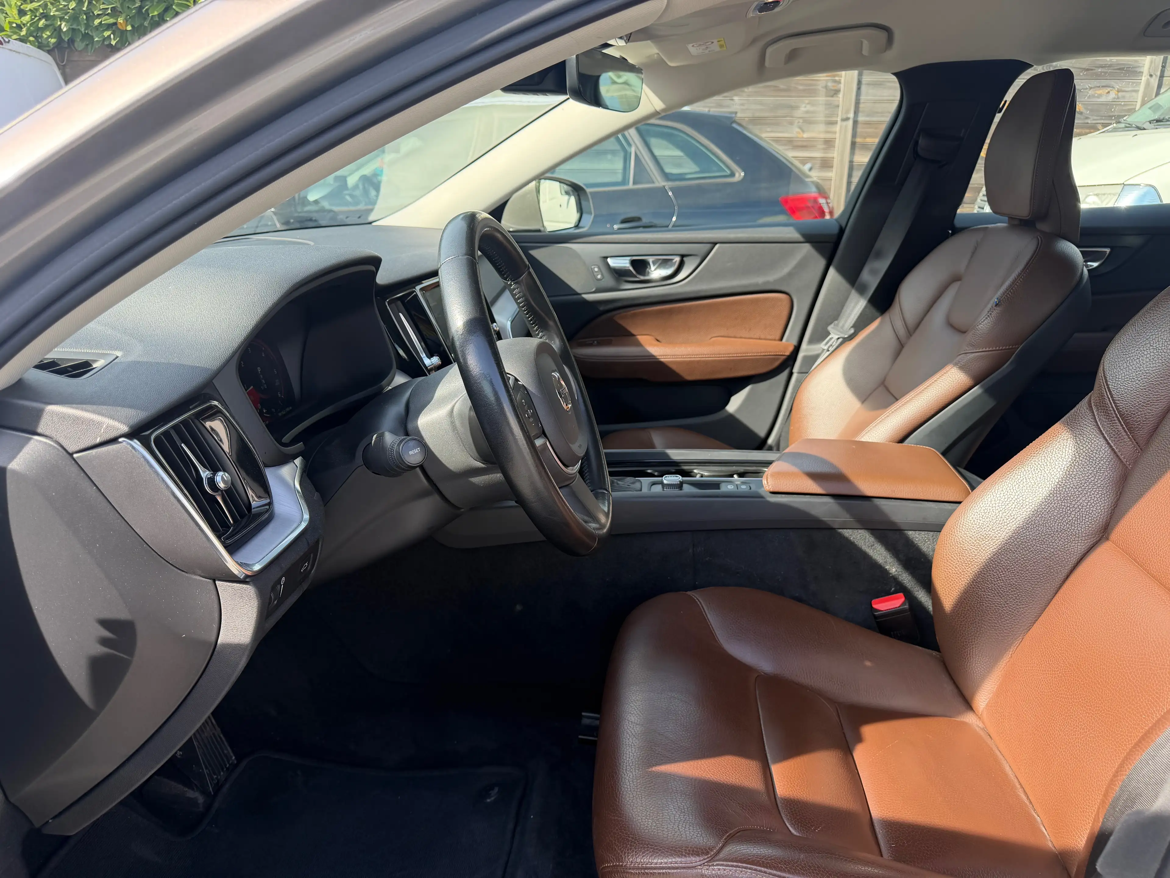 Volvo V60 V60 2.0 D3 R-Design Geartronic — photo 13