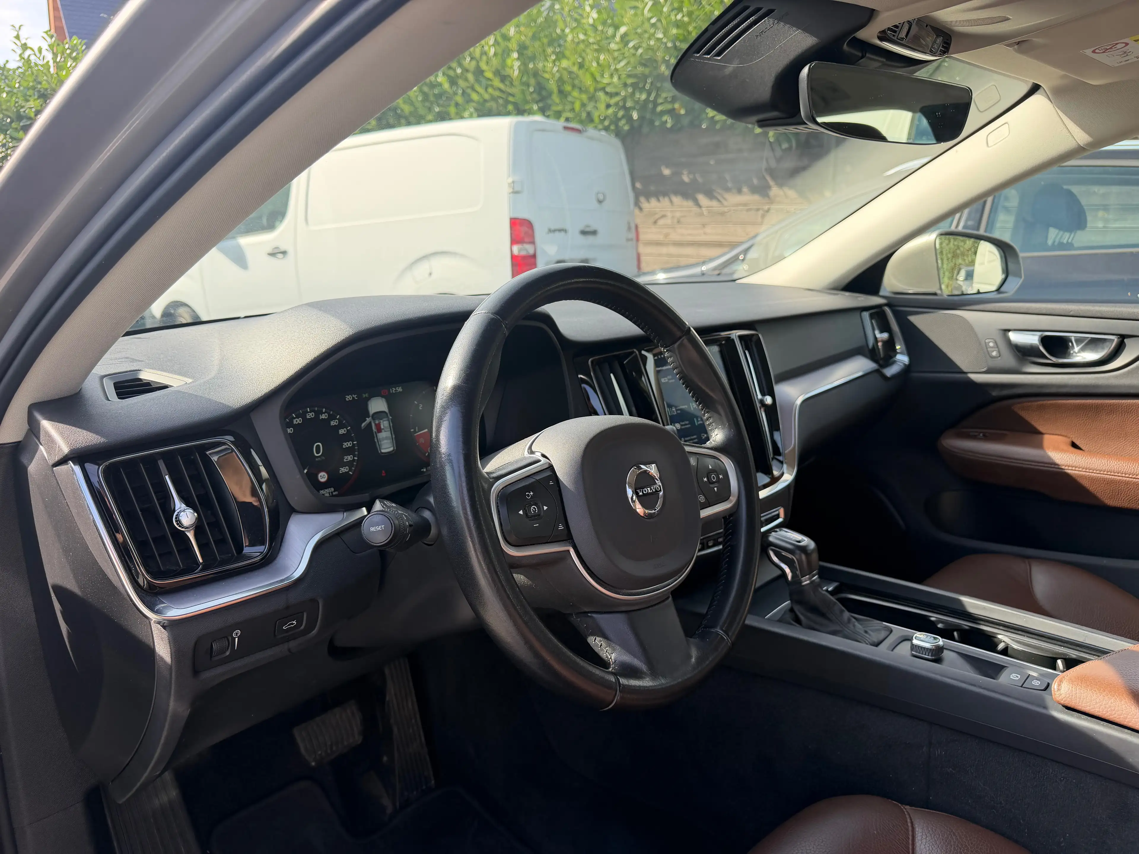 Volvo V60 V60 2.0 D3 R-Design Geartronic — photo 12