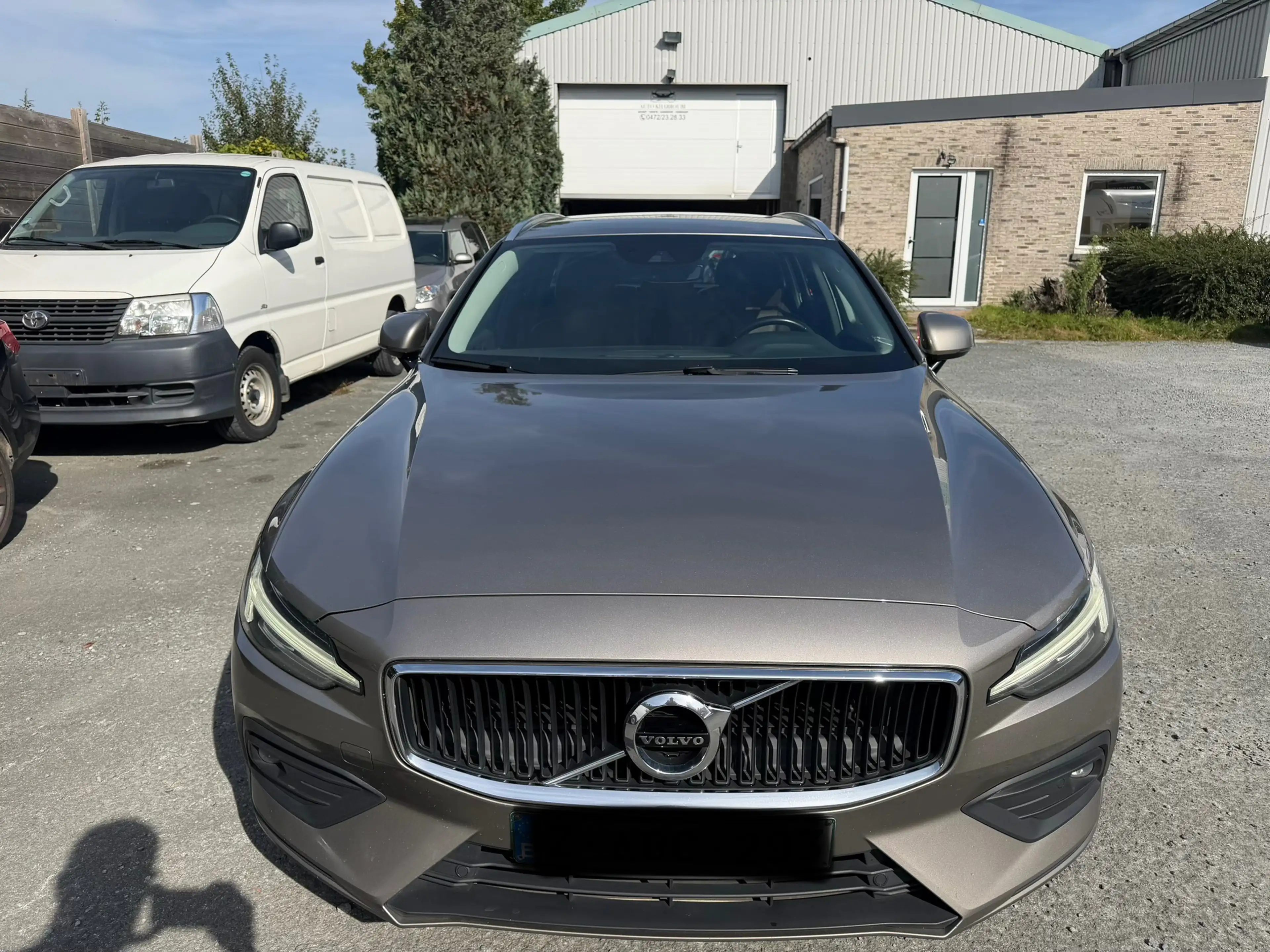 Volvo V60 V60 2.0 D3 R-Design Geartronic — photo 2