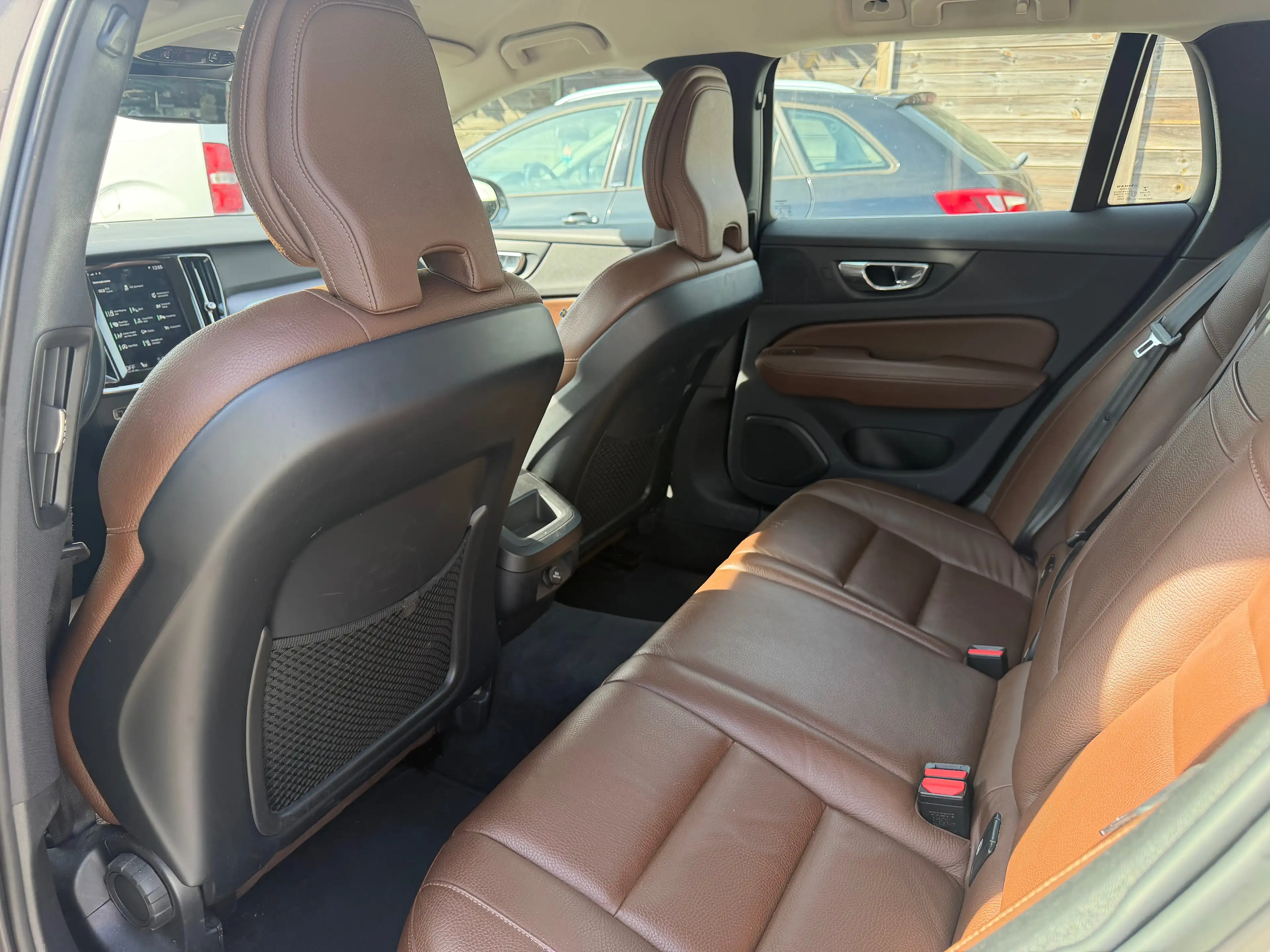 Volvo V60 V60 2.0 D3 R-Design Geartronic — photo 9