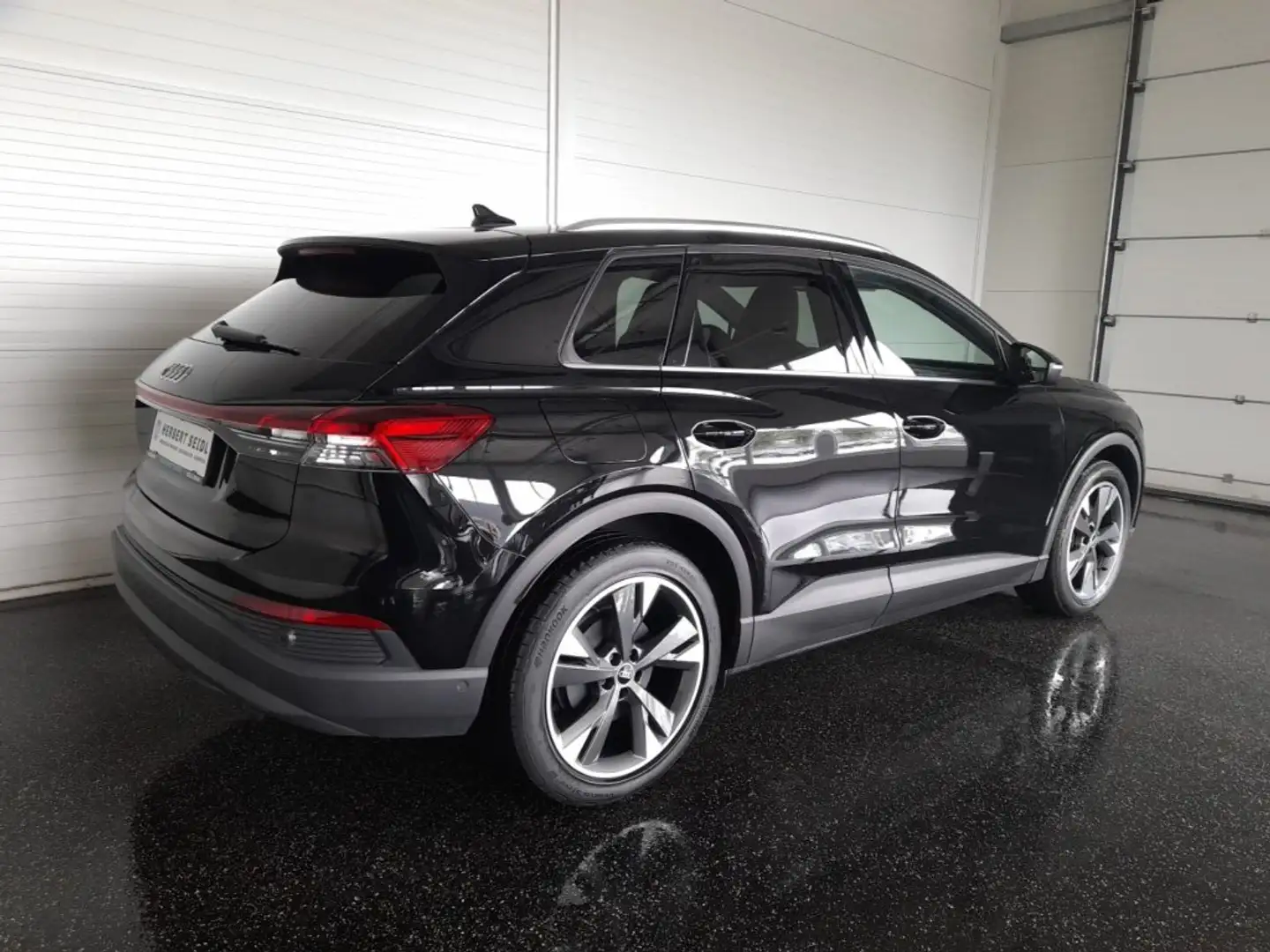 Audi Q4 e-tron 40 82kWh Aut. *MATRIX LED / 20 ZOLL / NAVI / VIRTUELL / KAMERA / KEYLESS / 3-ZONEN-KLIMA* Schwarz - 2
