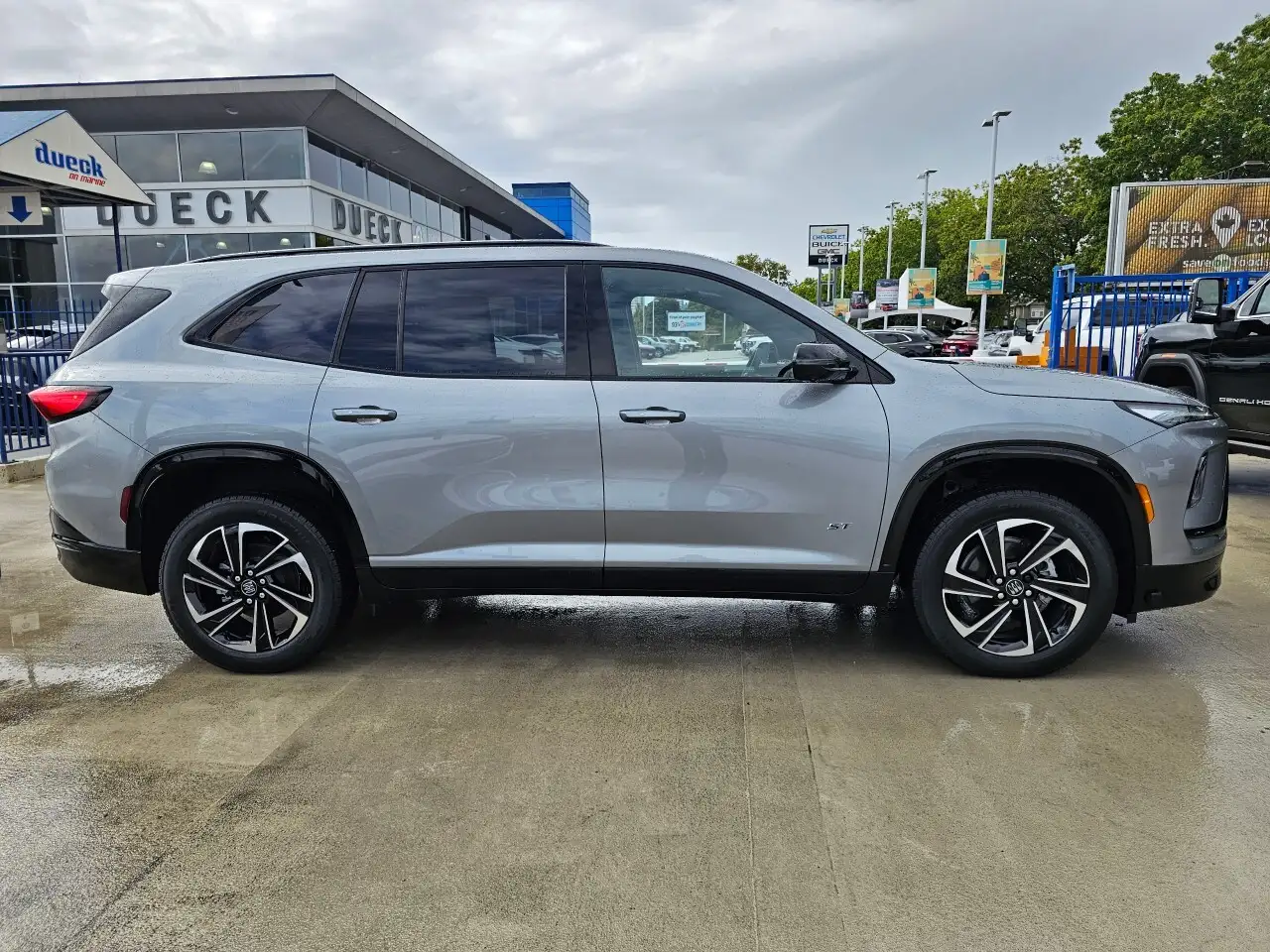 Buick Enclave снимка Buick Enclave
