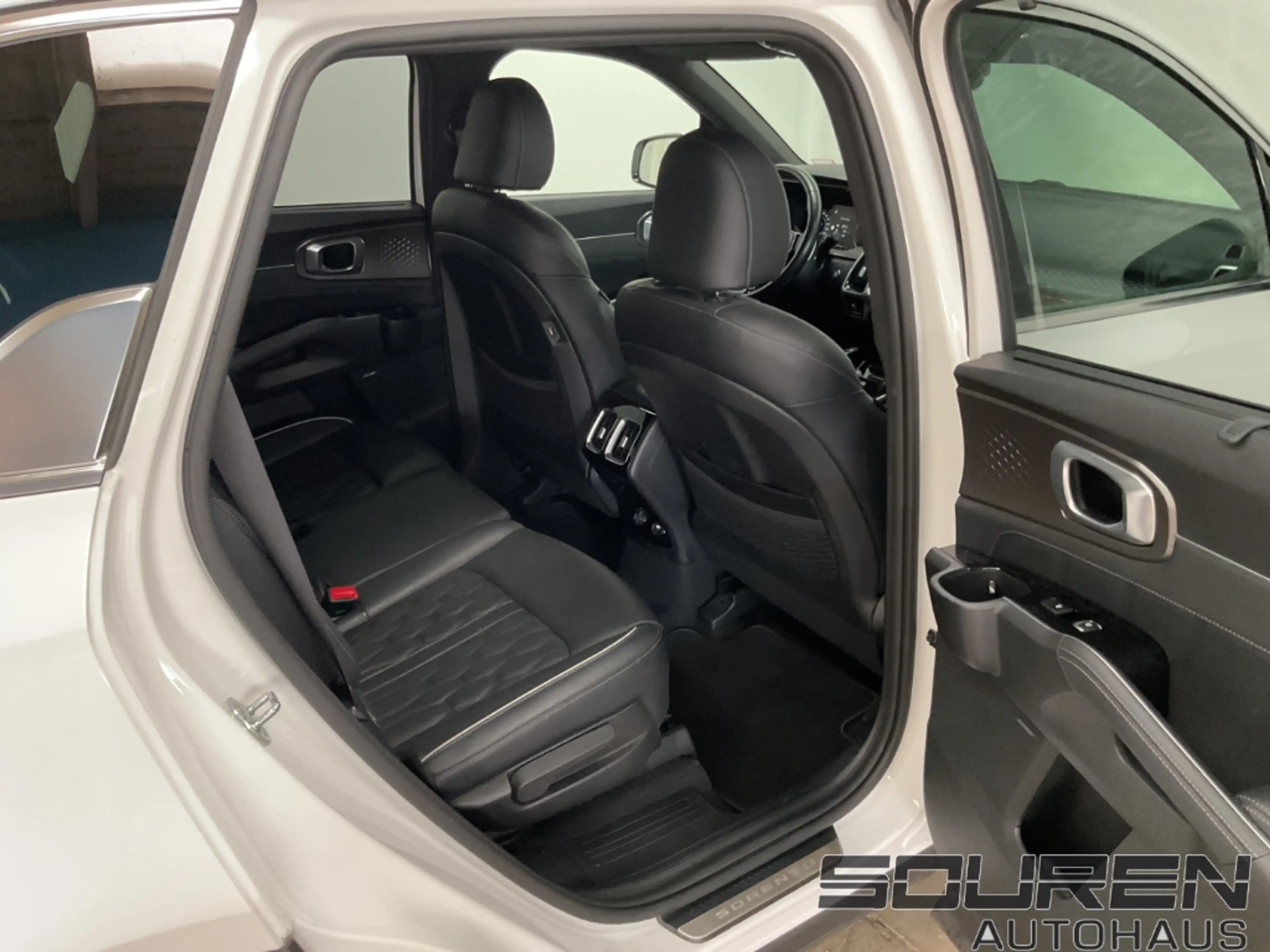 Kia Sorento 2.2D AWD DCT8 PLATINUM AHK Panoramadach — photo 9