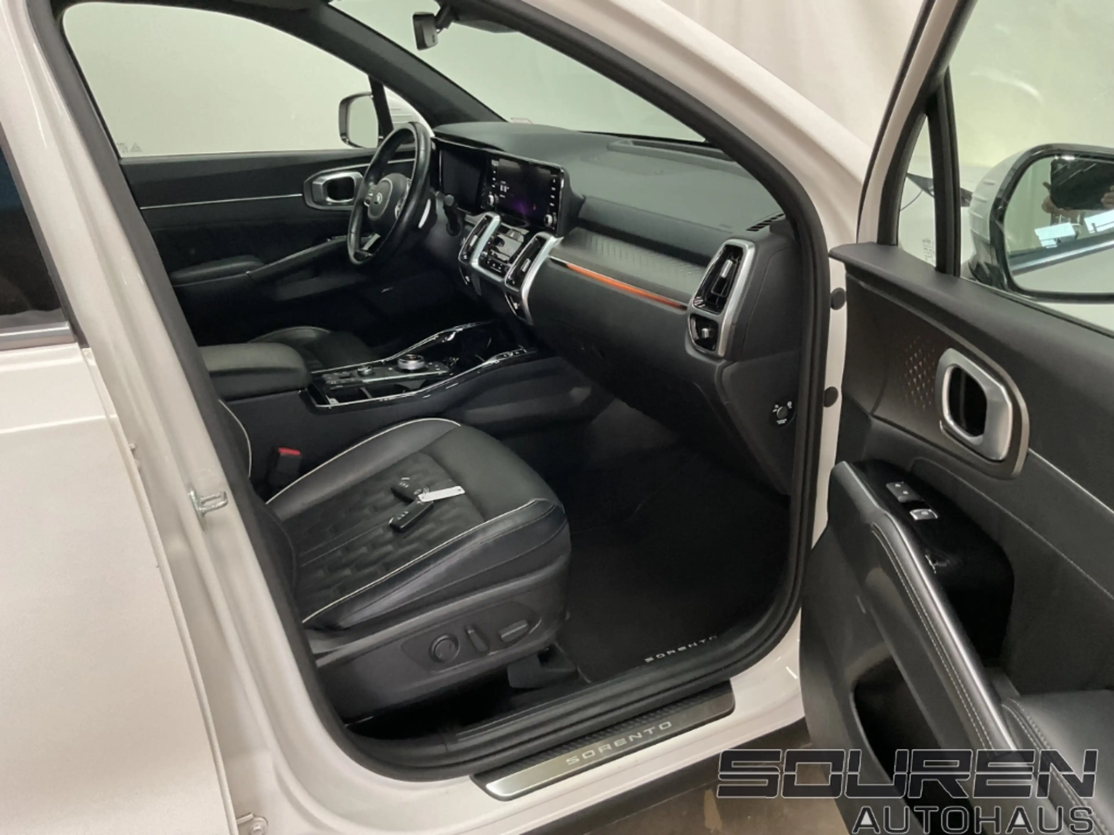 Kia Sorento 2.2D AWD DCT8 PLATINUM AHK Panoramadach — photo 5