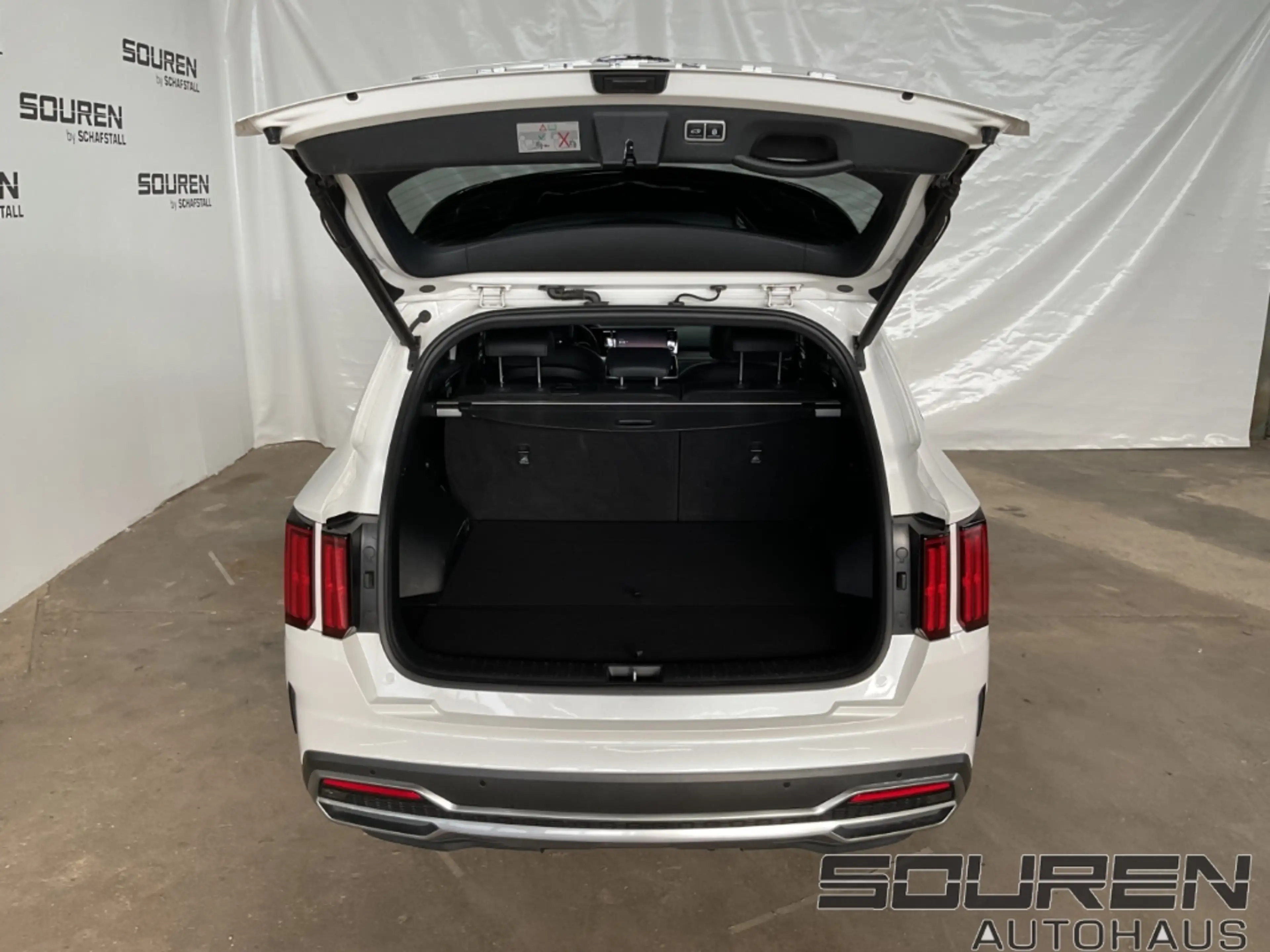 Kia Sorento 2.2D AWD DCT8 PLATINUM AHK Panoramadach — photo 11