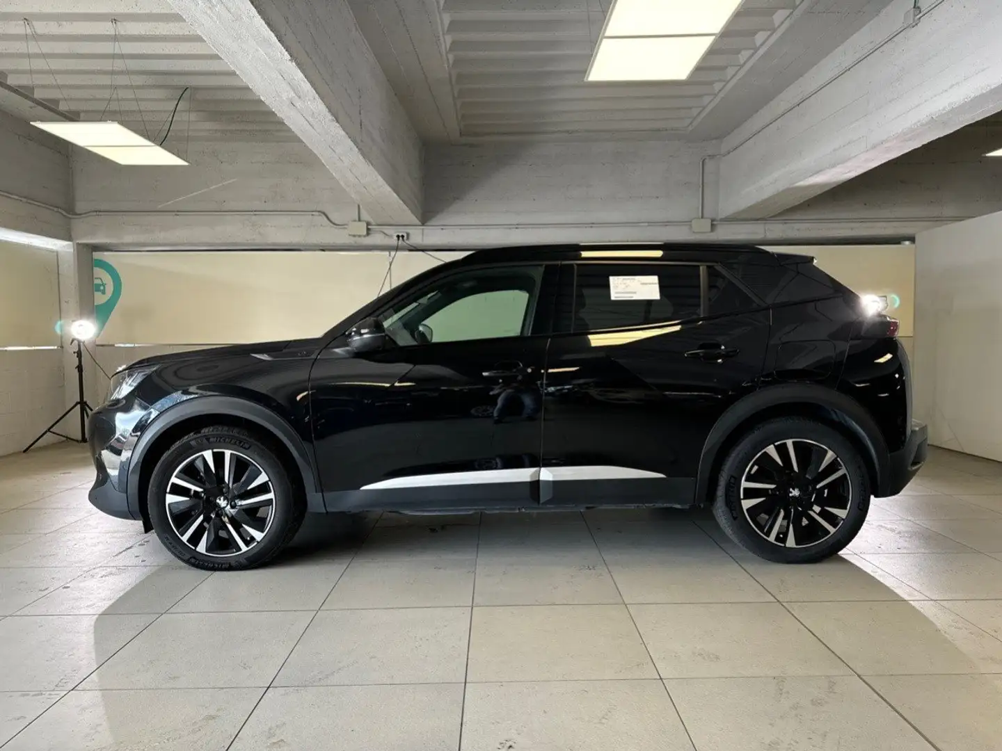 Peugeot 2008 e 100kW GT Pack Nero - 2