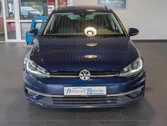 Volkswagen Golf view 4