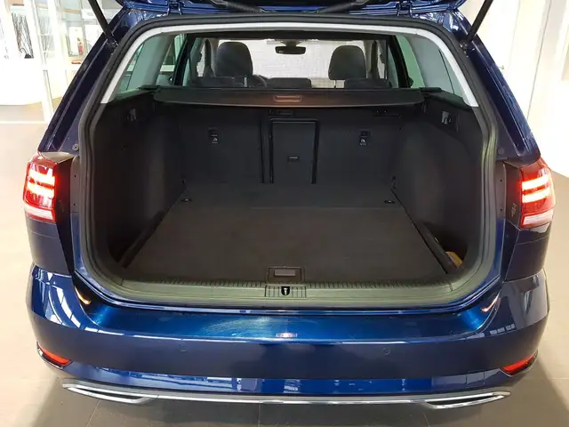 Volkswagen Golf view 14