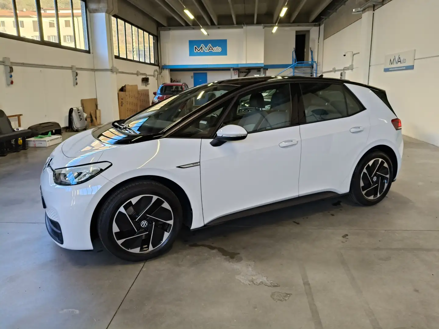 Volkswagen ID.3 58 kWh Life Unico Proprietario Bianco - 2