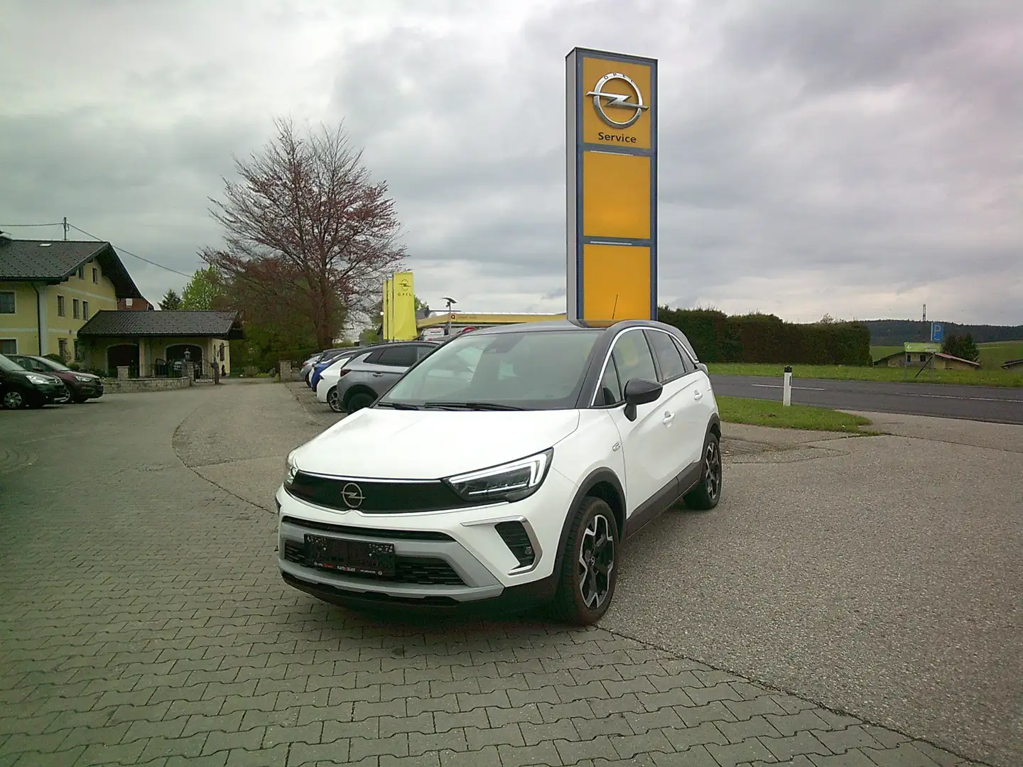 Opel Crossland 1,2 Turbo Business Elegance Weiß - 1