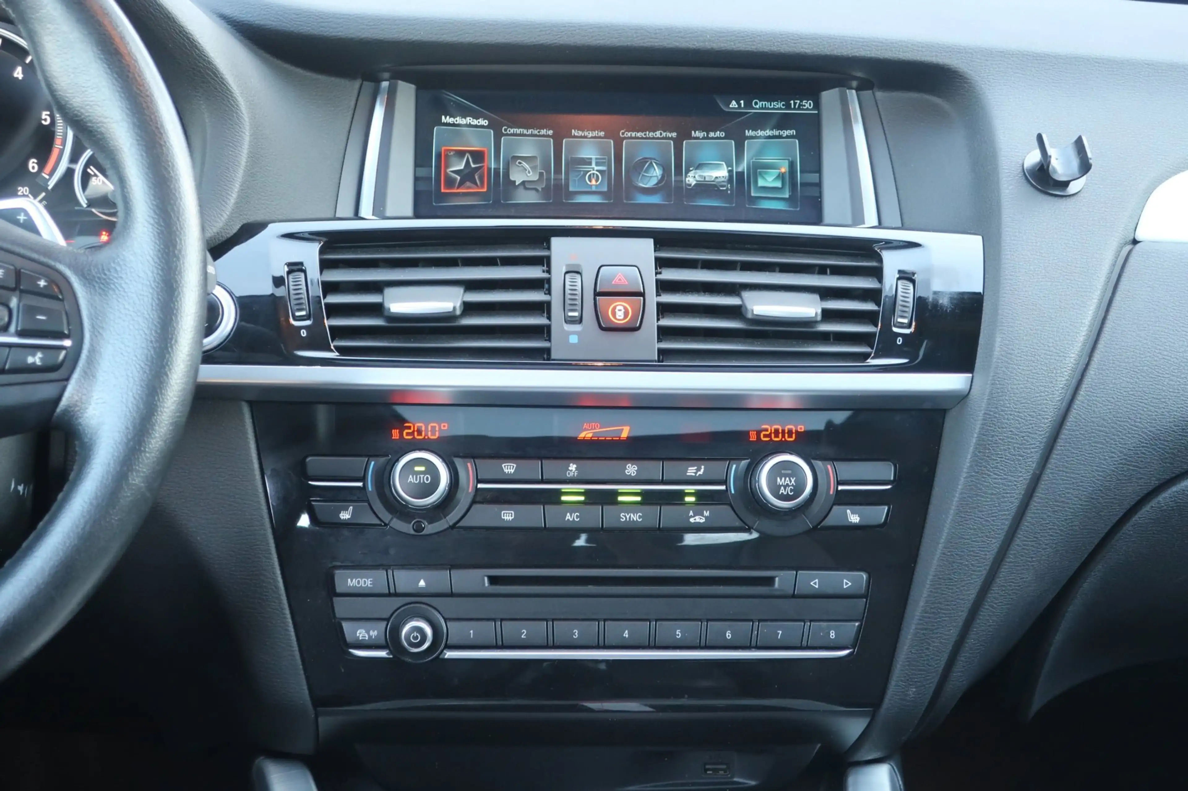 BMW X3 XDrive20d Centennial High Executive 2e EIG_LED_PAN — photo 15