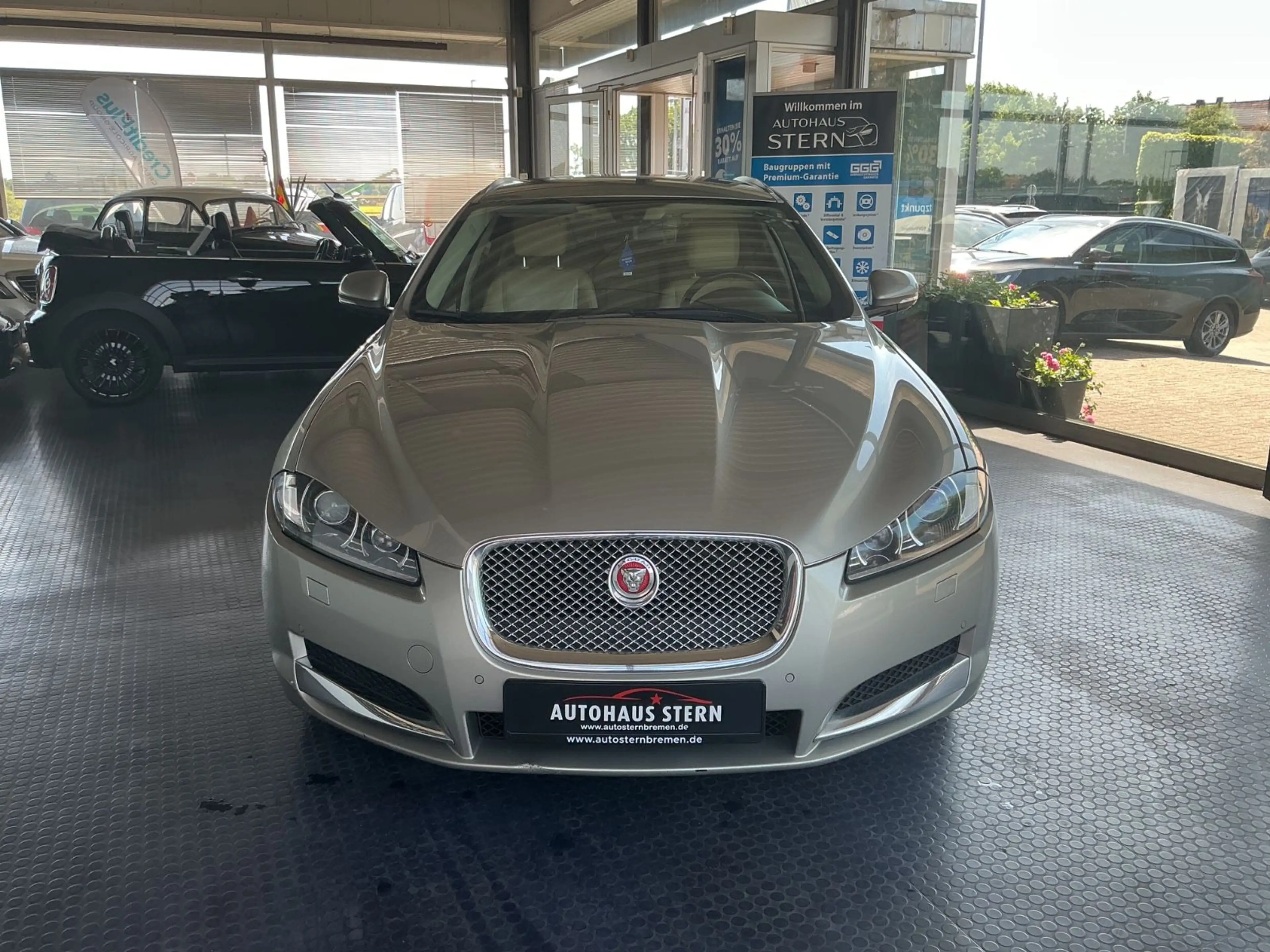 Jaguar XF Sportbrake 2.2 Diesel * Sportpaket * Tempomat — photo 2