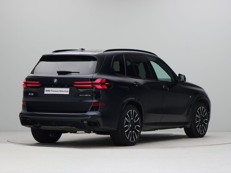 BMW X5 xDrive50e — photo 8