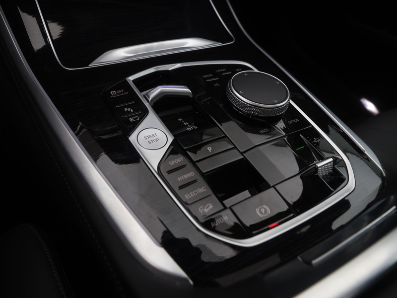 BMW X5 xDrive50e — photo 14