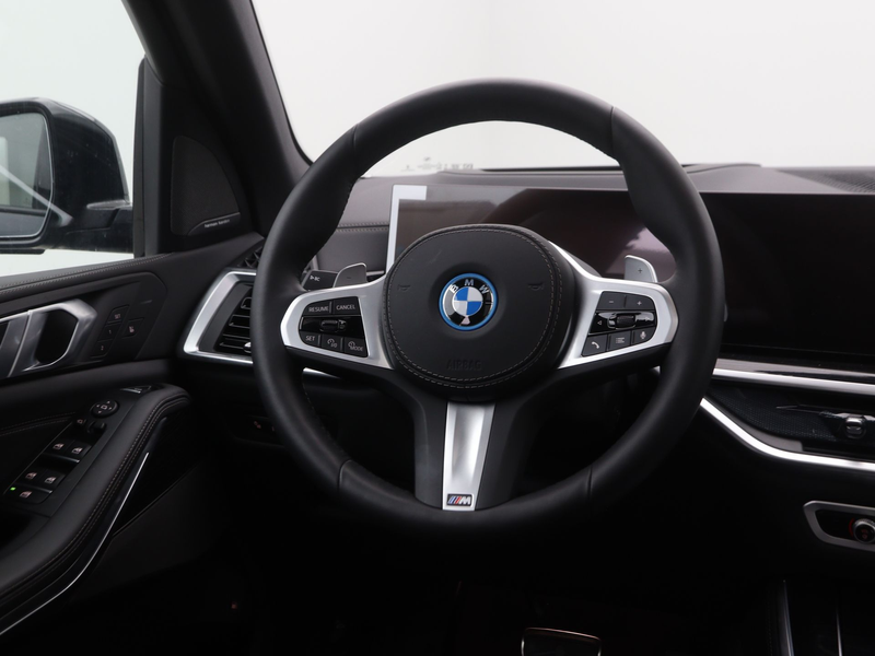 BMW X5 xDrive50e — photo 2