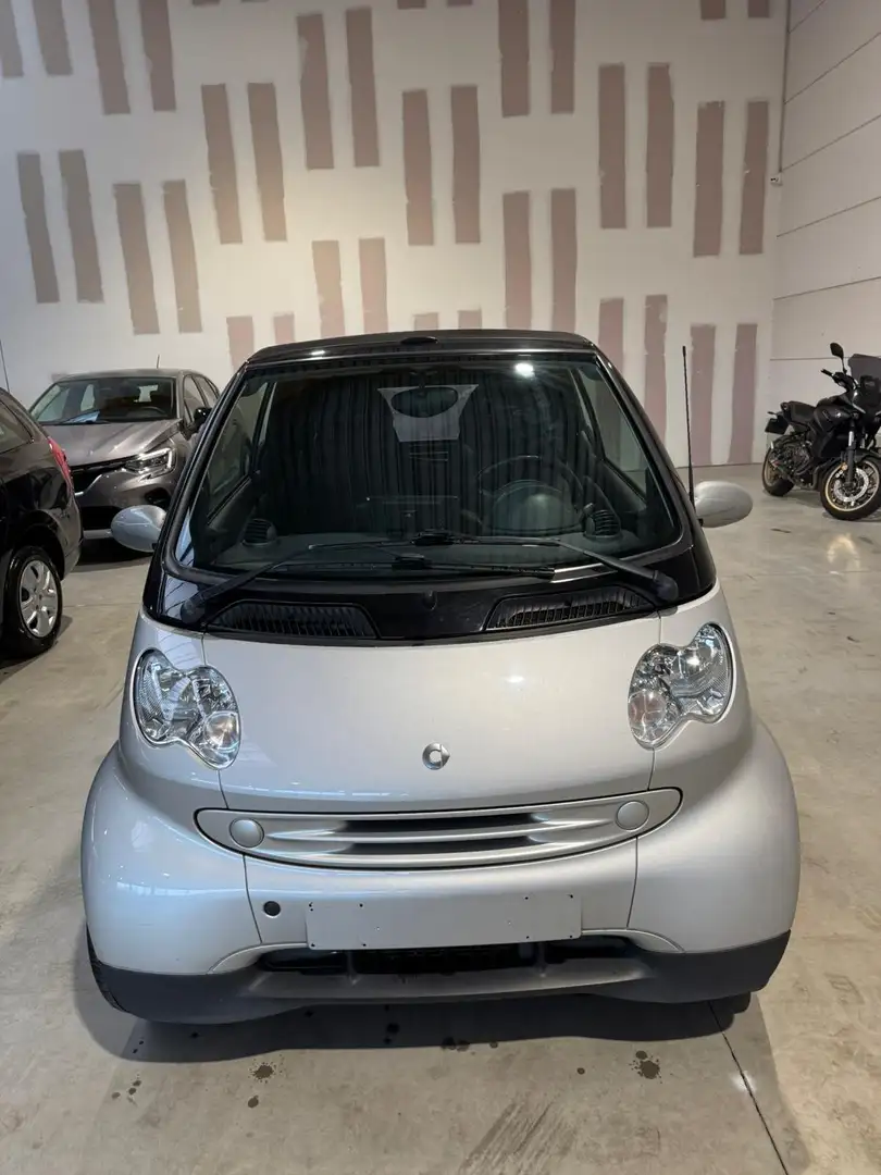 smart forTwo Cabrio 1.0i Mhd Pulse Softouch Zilver - 2