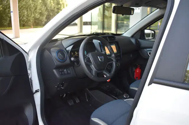 Dacia Spring view 12