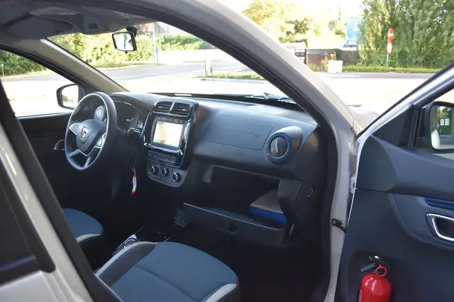Dacia Spring view 15
