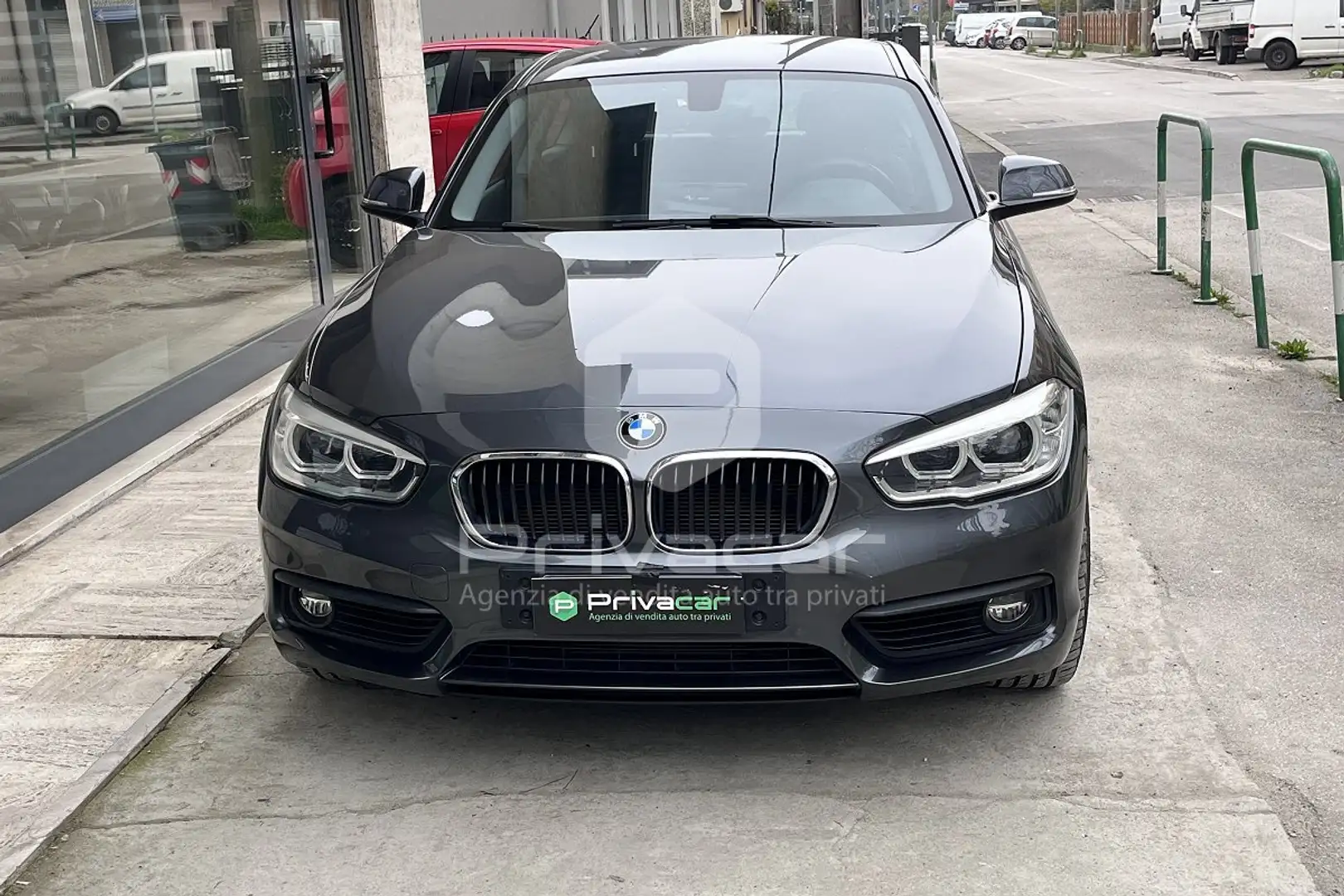 BMW 118 118d 3p. Advantage Schwarz - 2