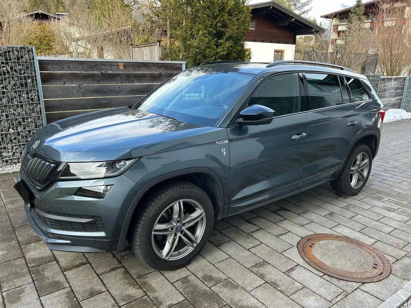 Skoda Kodiaq 2,0 TDI SCR 4x4 Scout 7 Sitze DSG Grau - 1