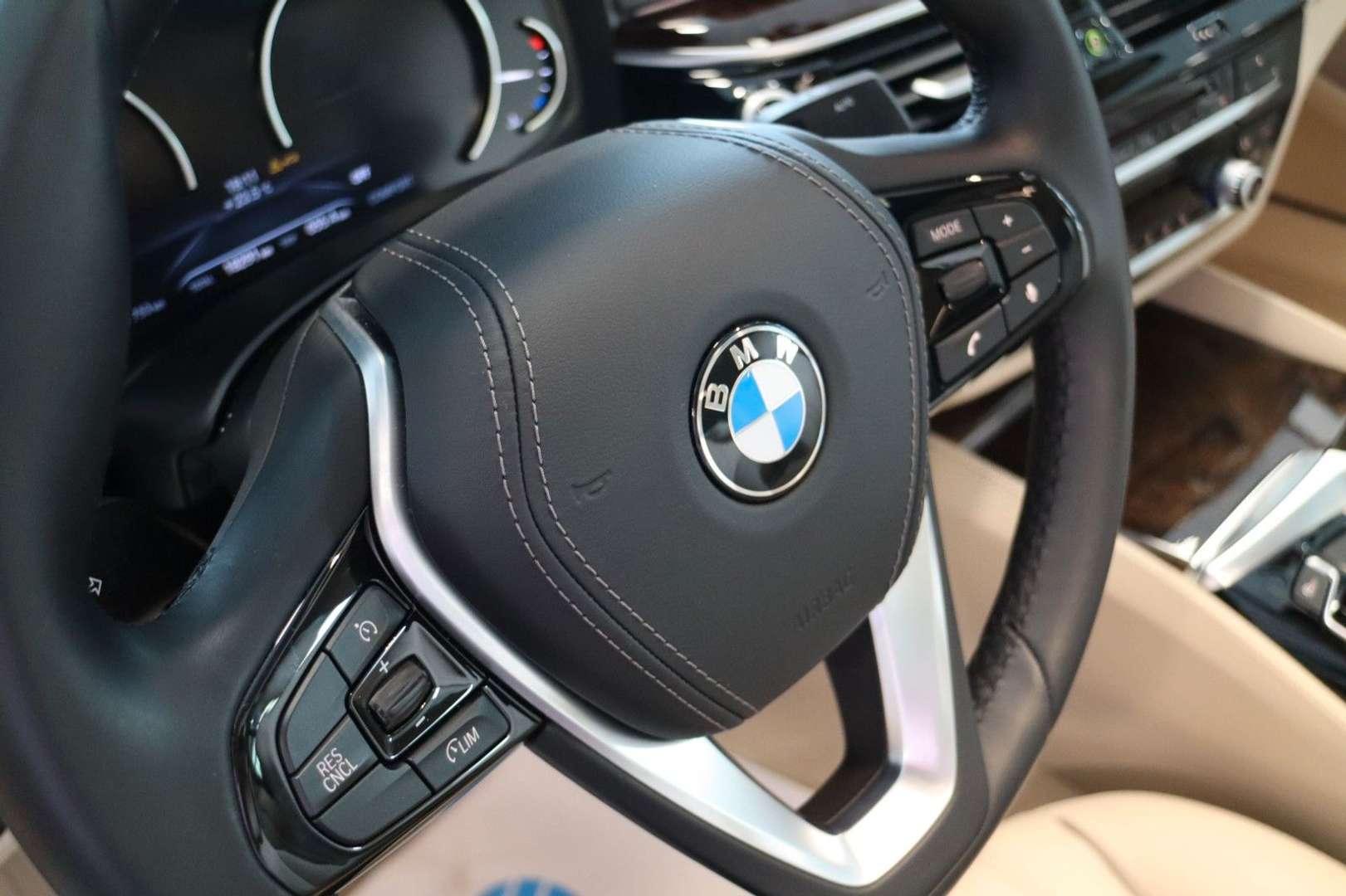 BMW Série 5 520d Luxury - 2019 - Joinsteer - #12