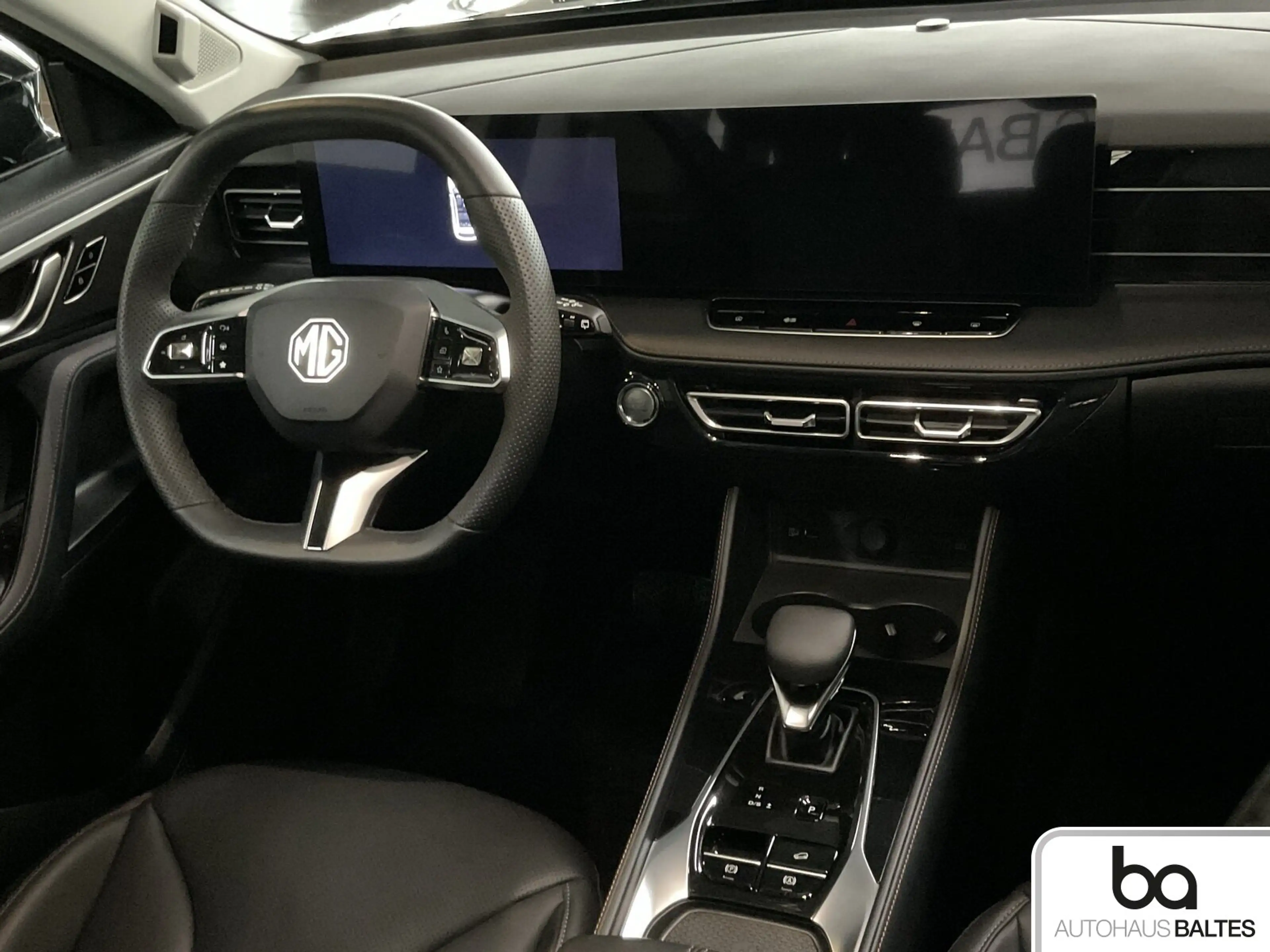 MG HS HS 1.5 Luxury ACC/LED/2ZAAC/Apple/360*/Memo — photo 9