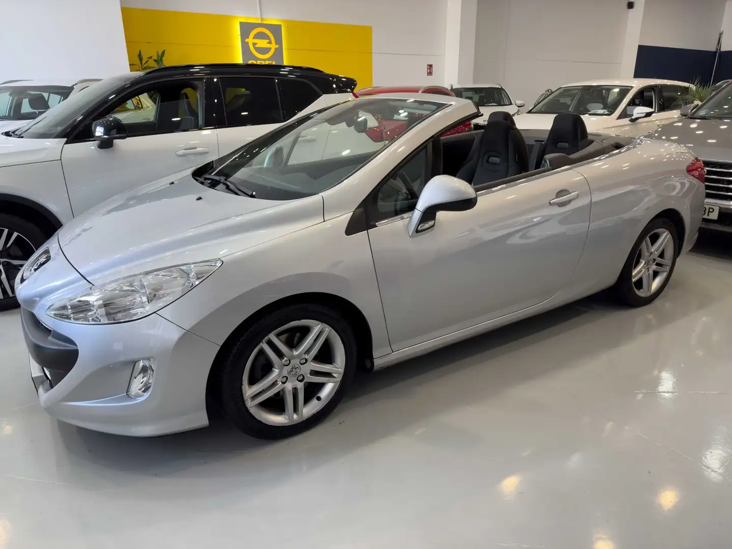 Peugeot 308 CC 2.0HDI Sport Pack Gris - 2