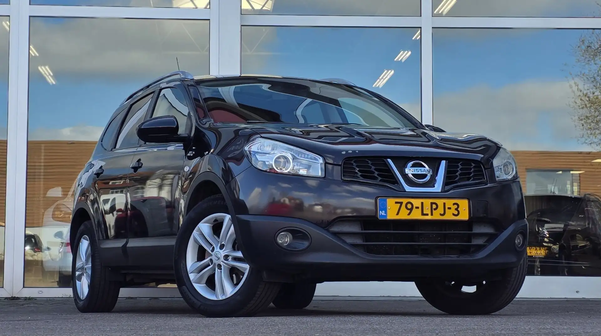 Nissan Qashqai+2 2.0i 16V Automaat Optima 4WD 7P Trekhaak PDC Violett - 2