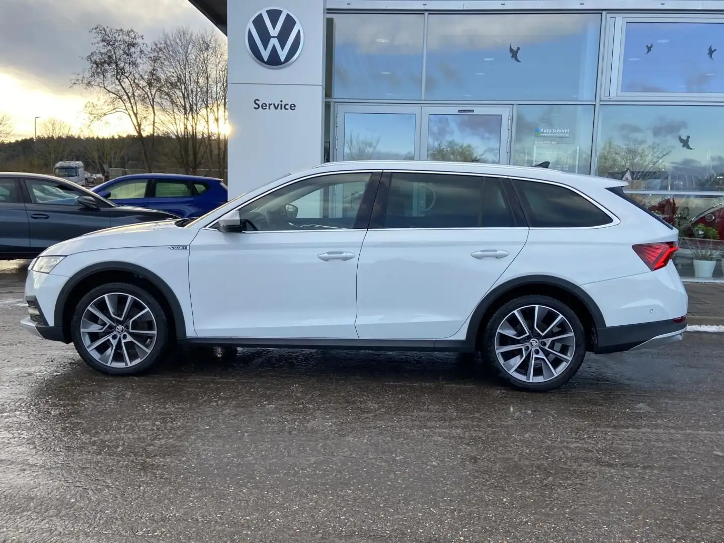Skoda Octavia Scout Combi 2.0 TDI DSG 4x4 STANDHEIZUNG Weiß - 2