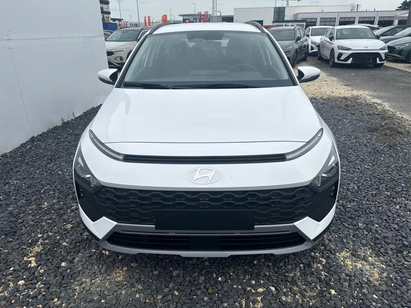 Hyundai BAYON LIFE DCT NAVI RFK TEMPOMAT 1.0 T-GDi DCT 66,2kW... Weiß - 2