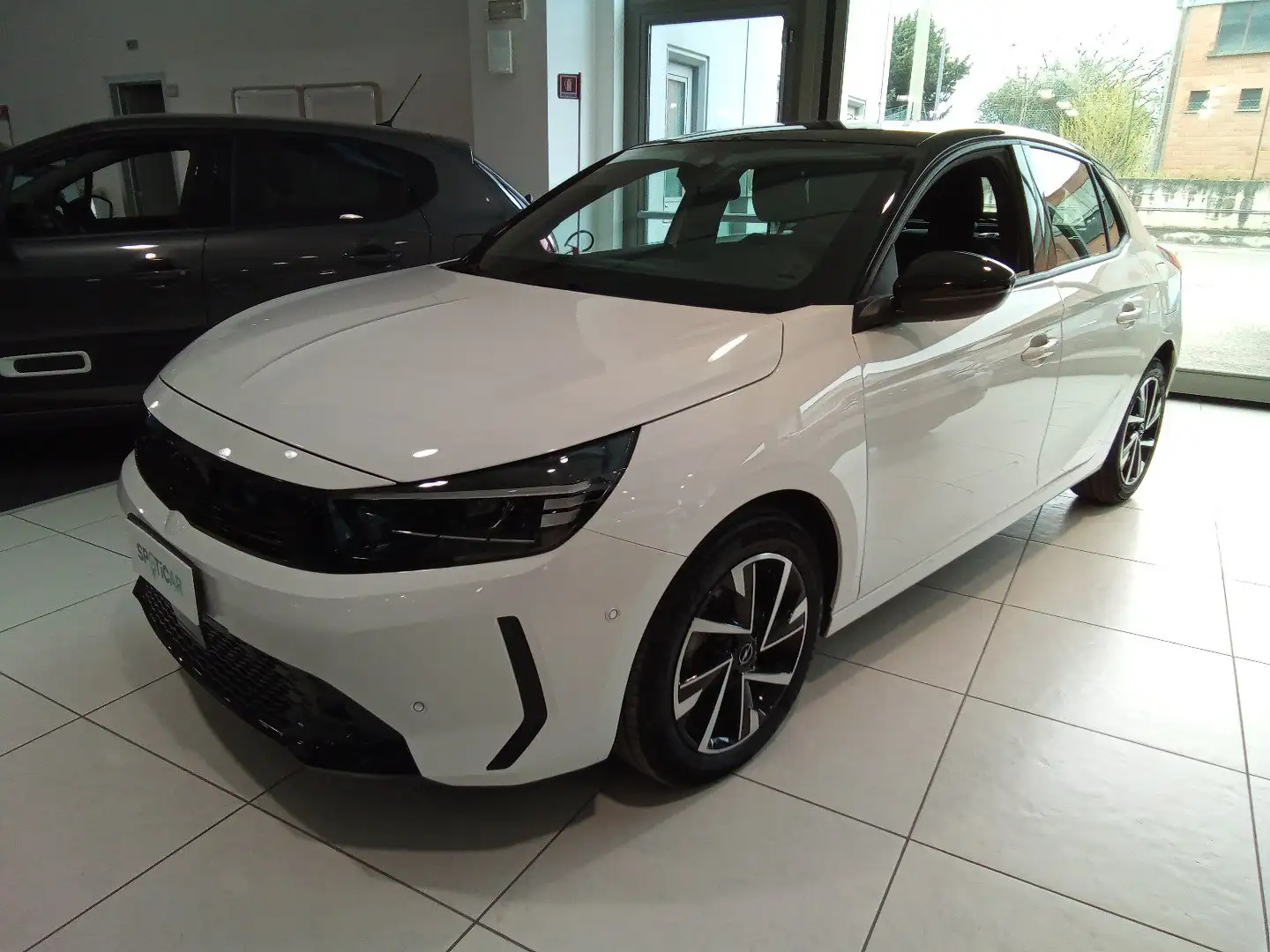 Opel Corsa 1.2 GS Wit - 1