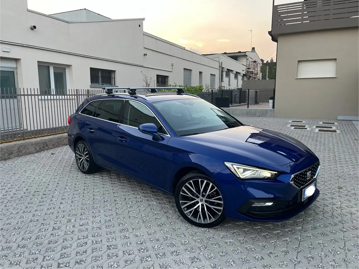 SEAT Leon Leon IV Sportstourer 2.0 tdi Xcellence 150cv dsg Blu/Azzurro - 2