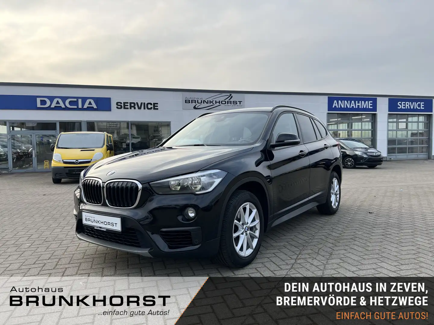 BMW X1 sDrive18i Advantage SHZ+PDC+8-fach bereift Noir - 1