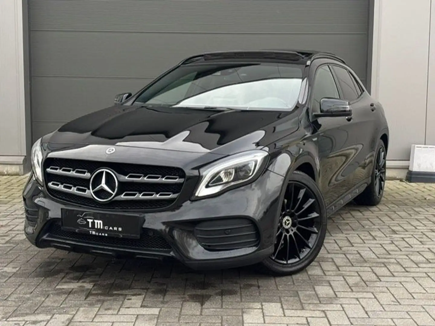 Mercedes-Benz GLA 180 GLA 180 7G-DCT AMG Line Noir - 1