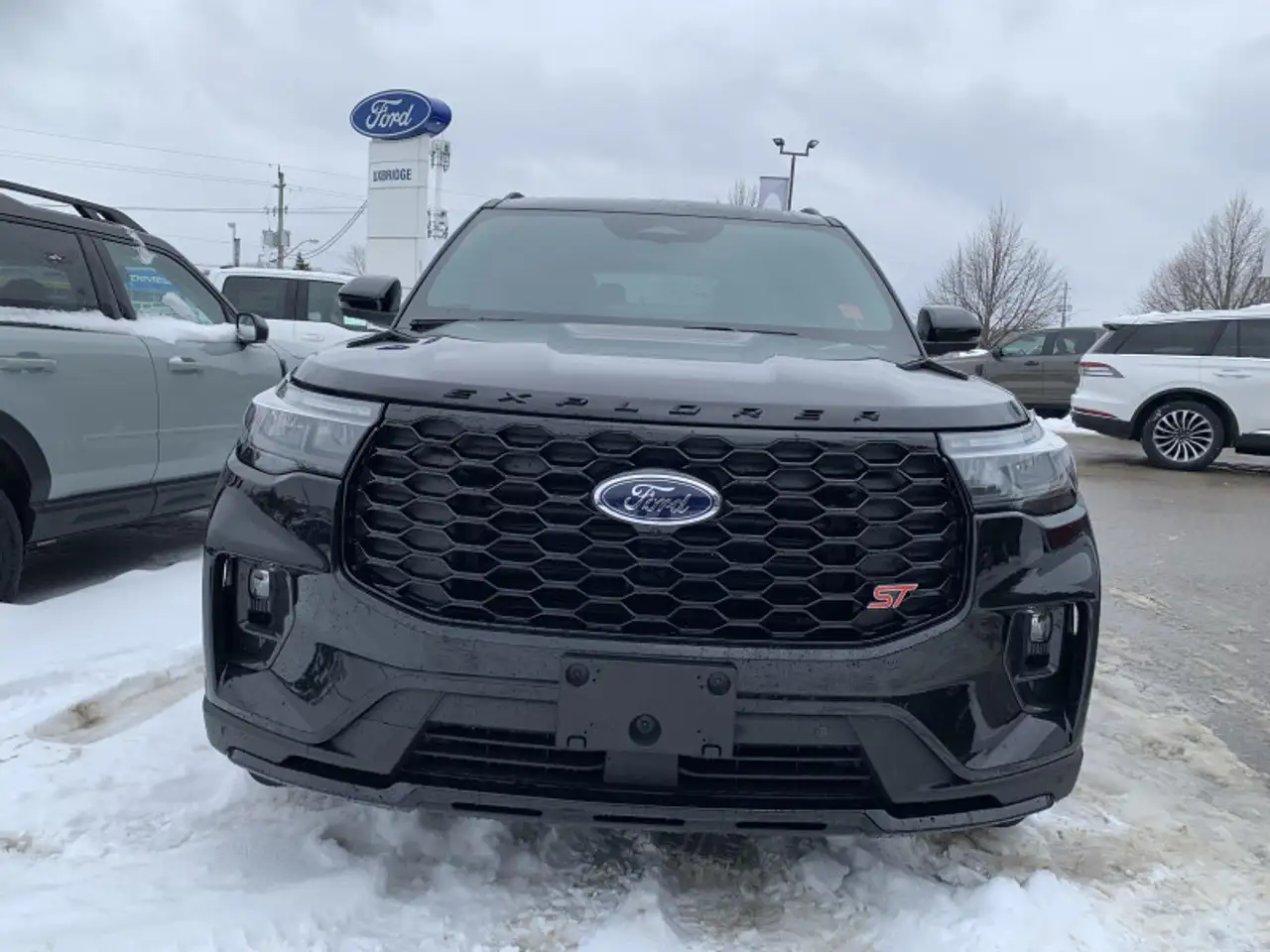 Ford Explorer снимка Ford Explorer